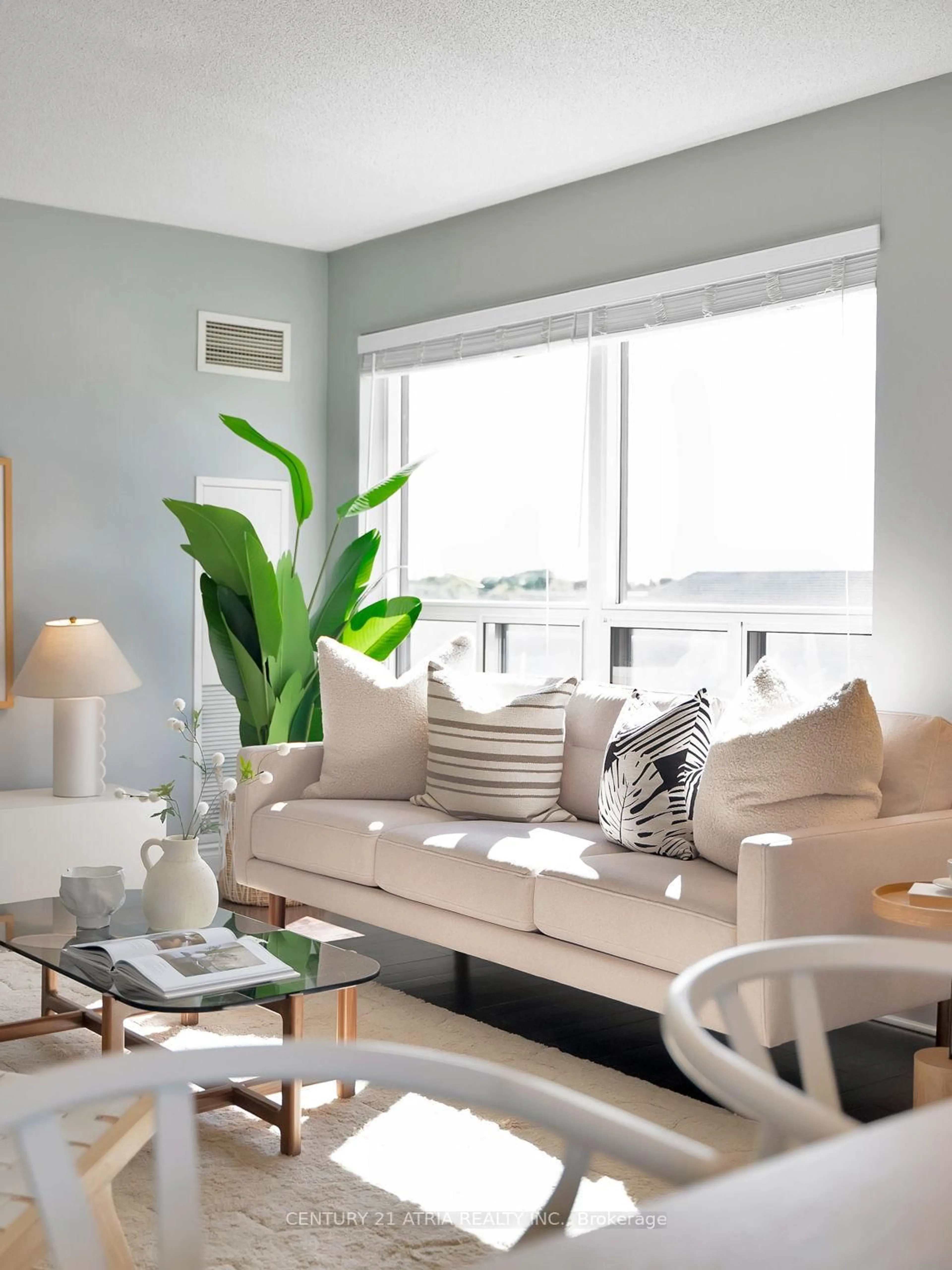 Living room with furniture, unknown for 51 Saddlecreek Dr #610, Markham Ontario L3T 7Z1