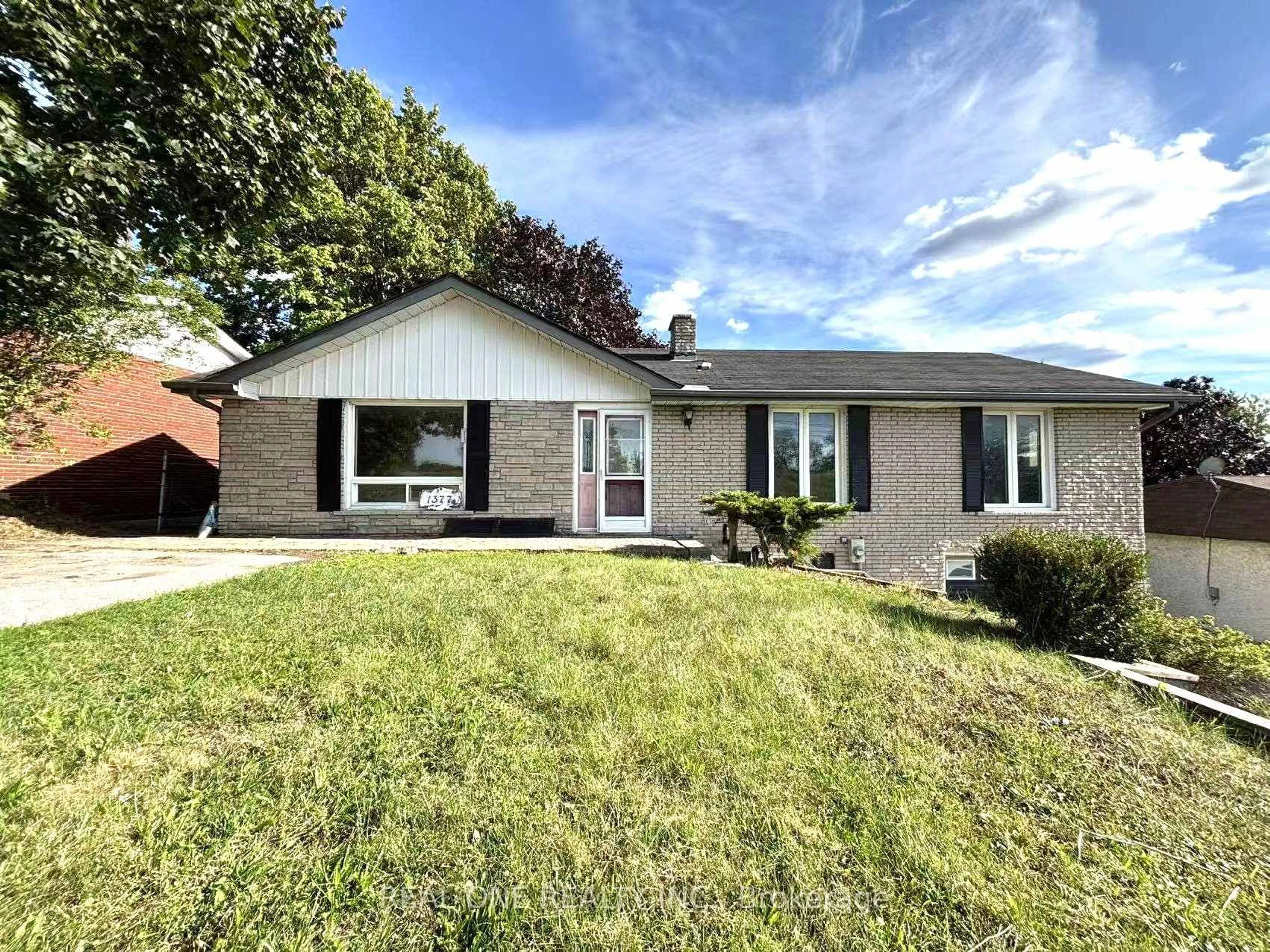 Home with brick exterior material, street for 1377 Old Green Lane, East Gwillimbury Ontario L9N 0L8