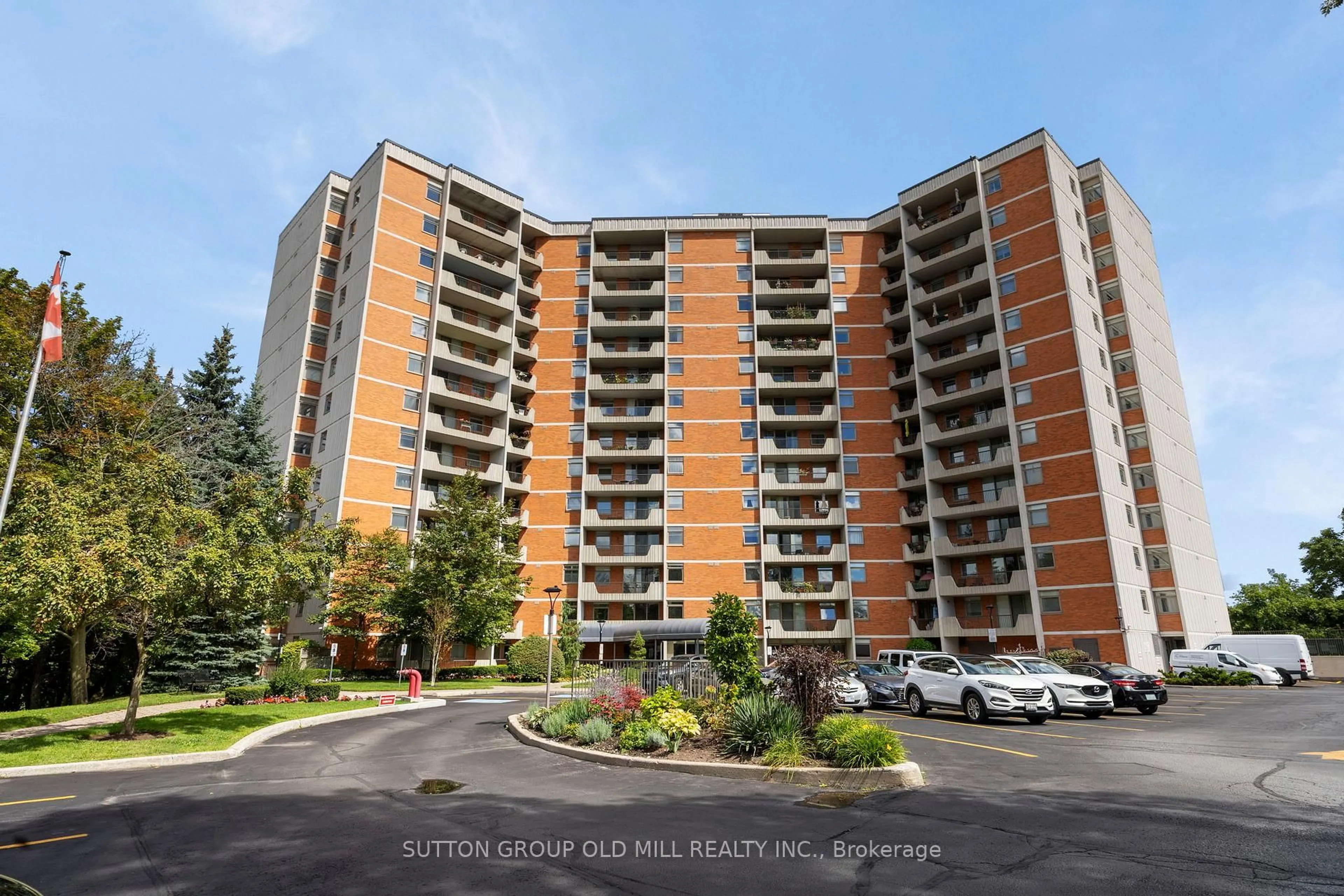 A pic from outside/outdoor area/front of a property/back of a property/a pic from drone, city buildings view from balcony for 7811 Yonge St #602, Markham Ontario L3T 4S3