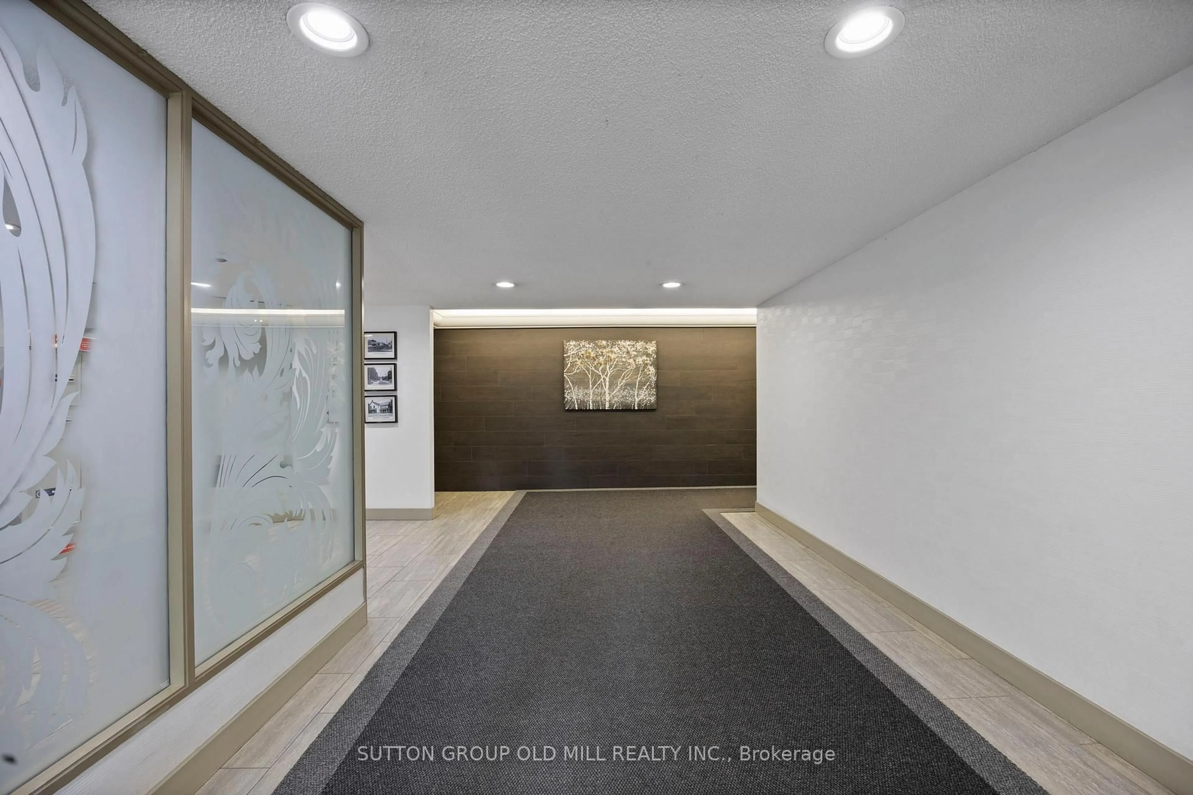 Indoor foyer for 7811 Yonge St #602, Markham Ontario L3T 4S3