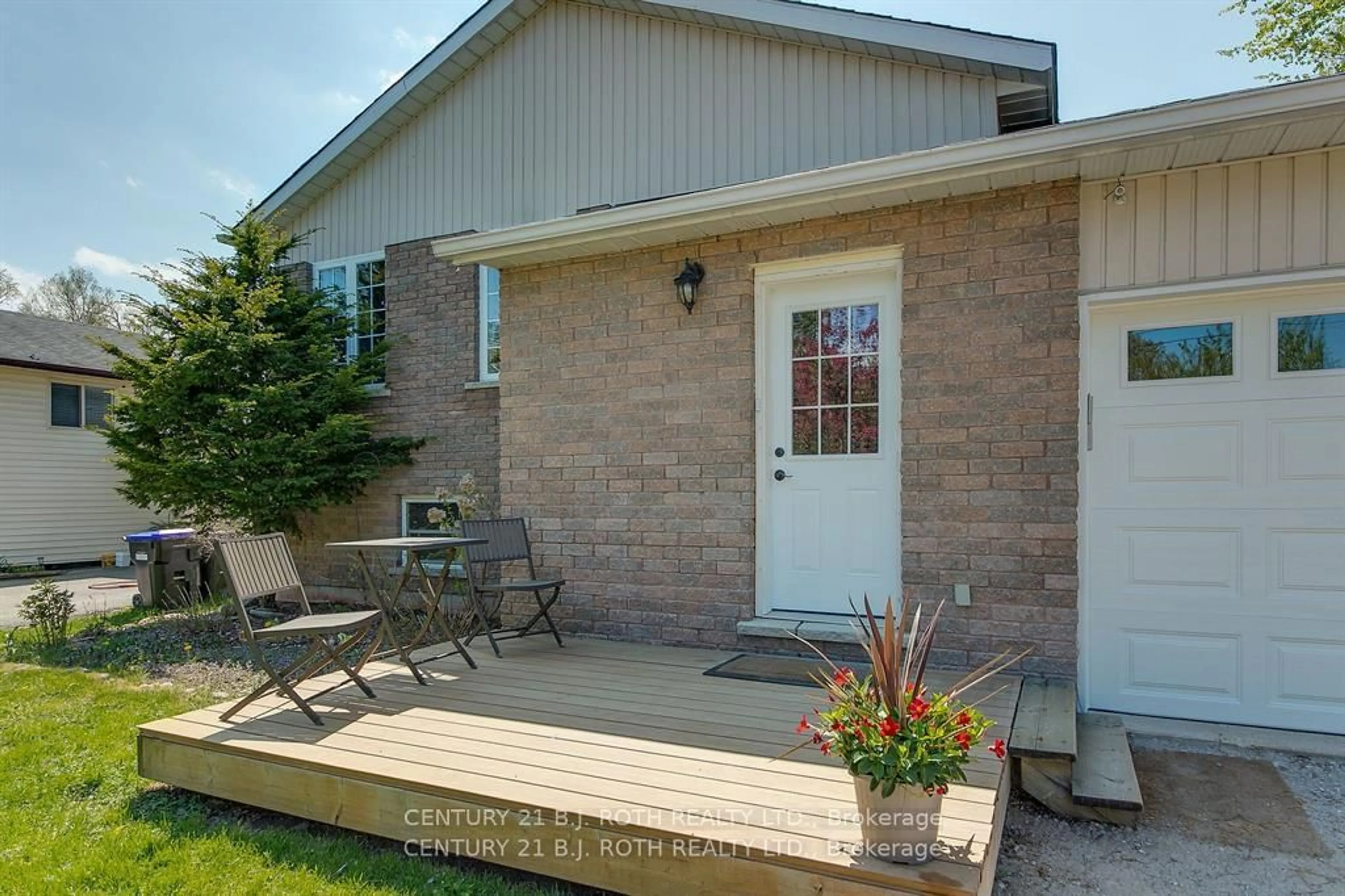 Patio, street for 2636 WILSON Pl, Innisfil Ontario L9S 3V2