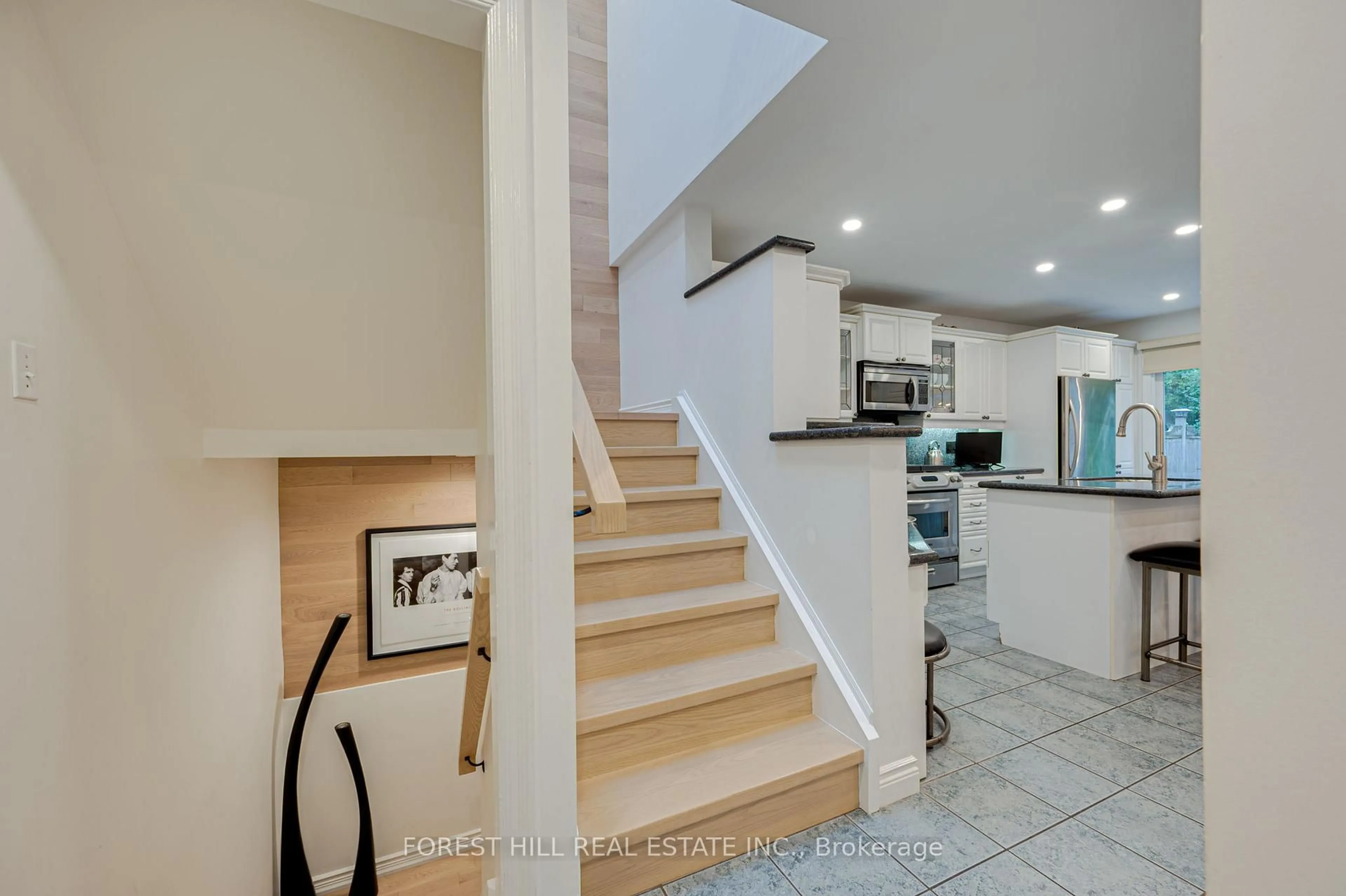 Stairs for 168 Borrows St, Vaughan Ontario L4J 2W8
