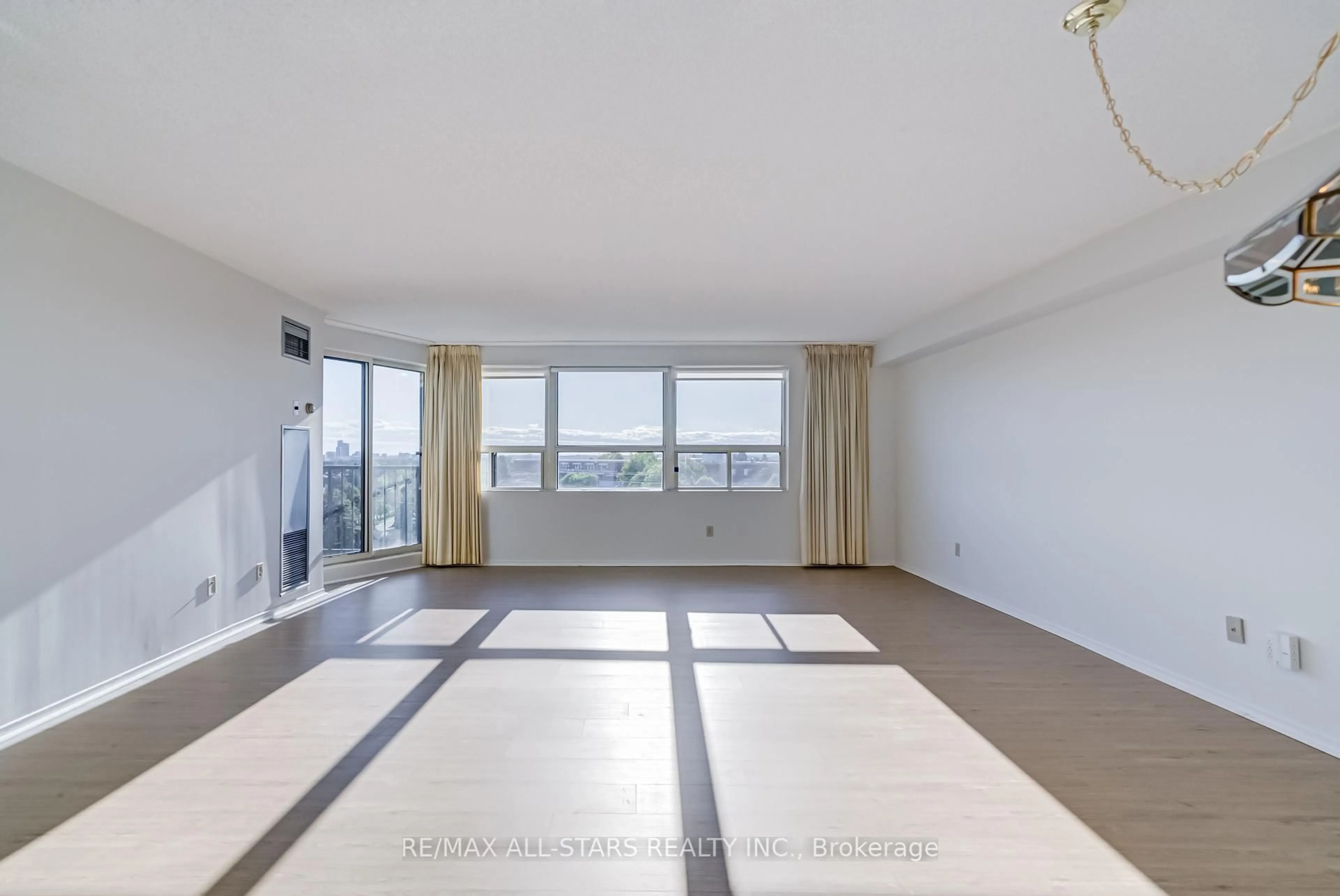 A pic of a room for 2 Raymerville Dr #718, Markham Ontario L3P 7N7