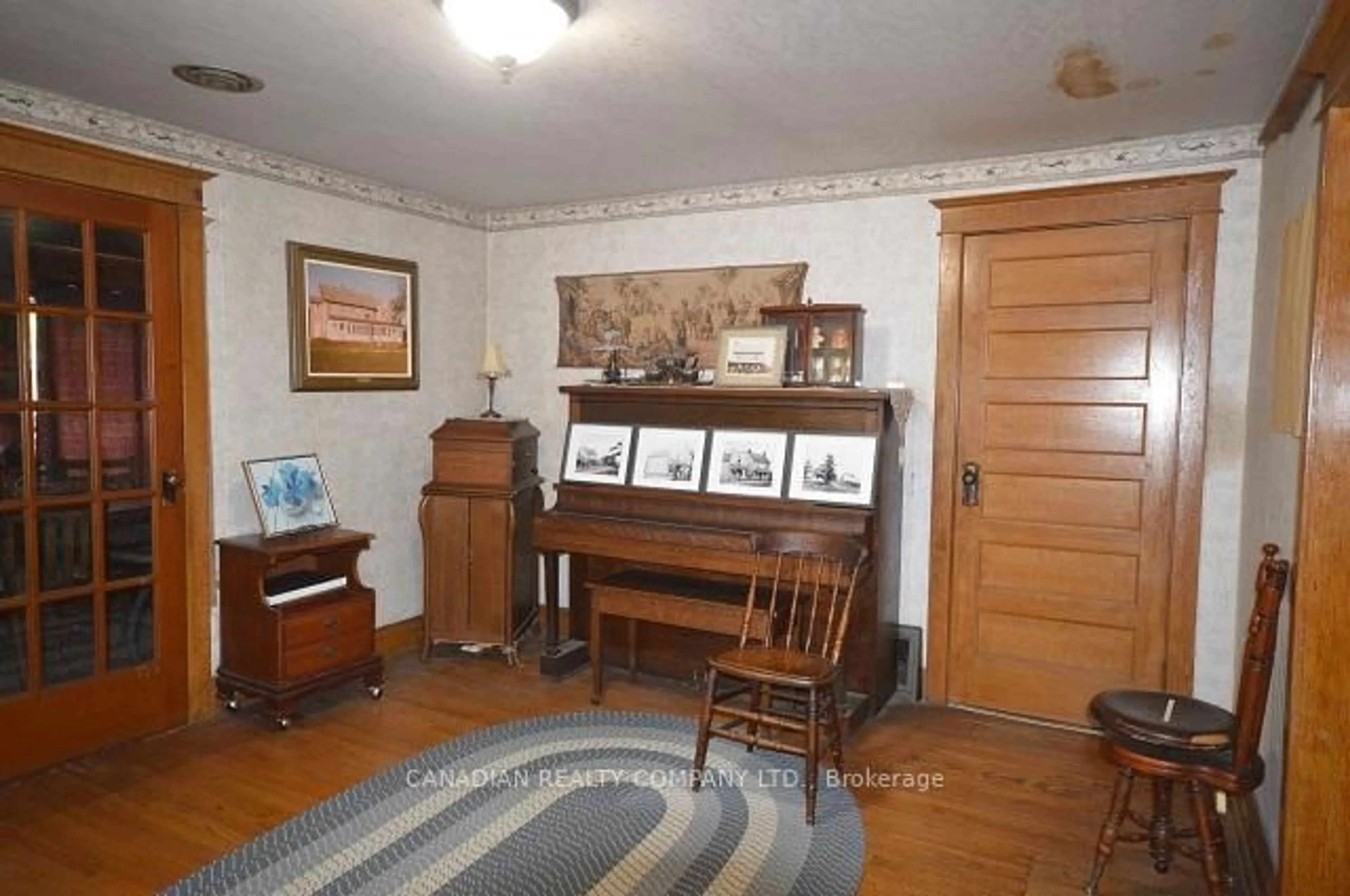 A pic of a room for 391 Raines St, Georgina Ontario L4P 3C8