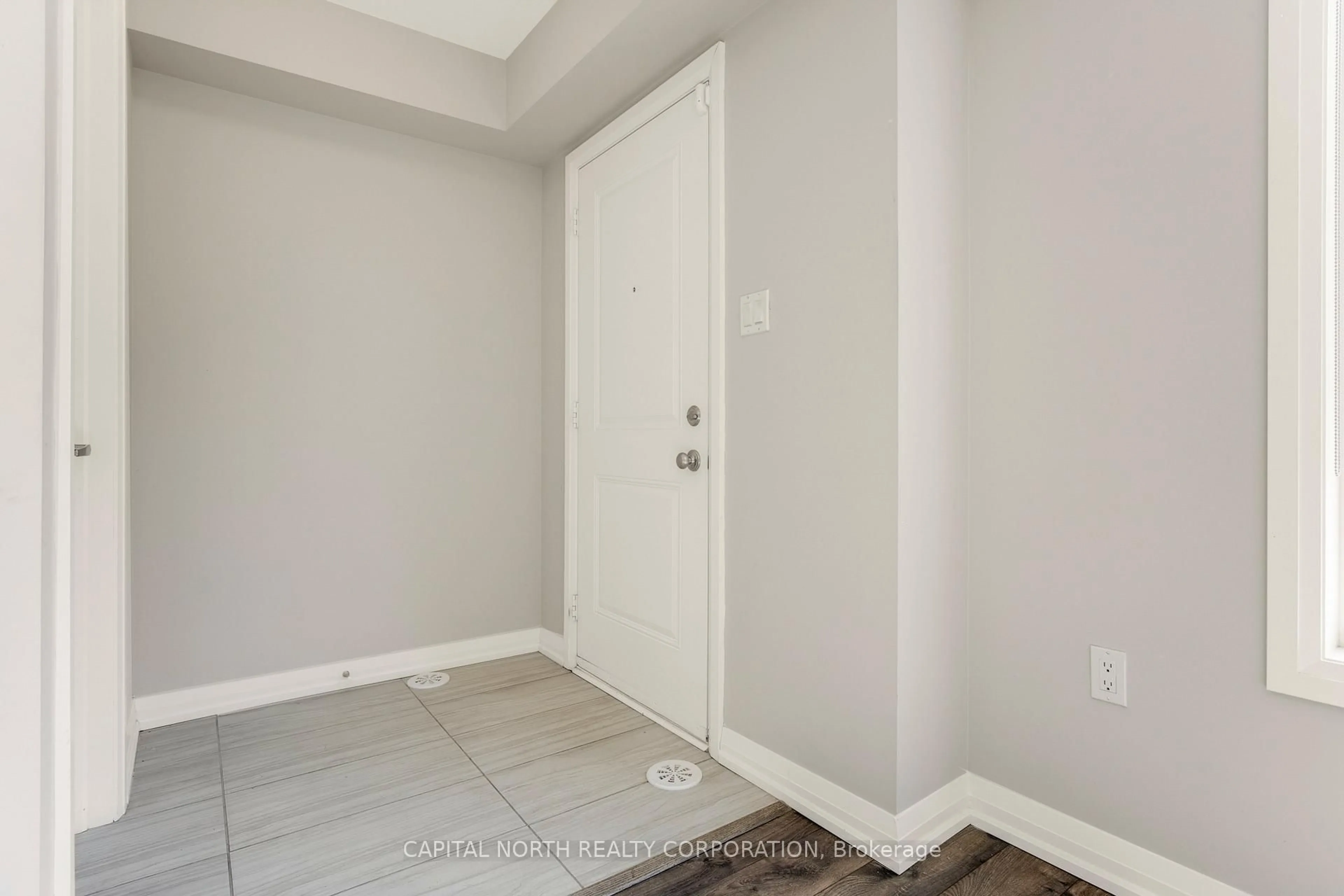 Indoor entryway for 29 Cohen Way, Vaughan Ontario L6A 5B4