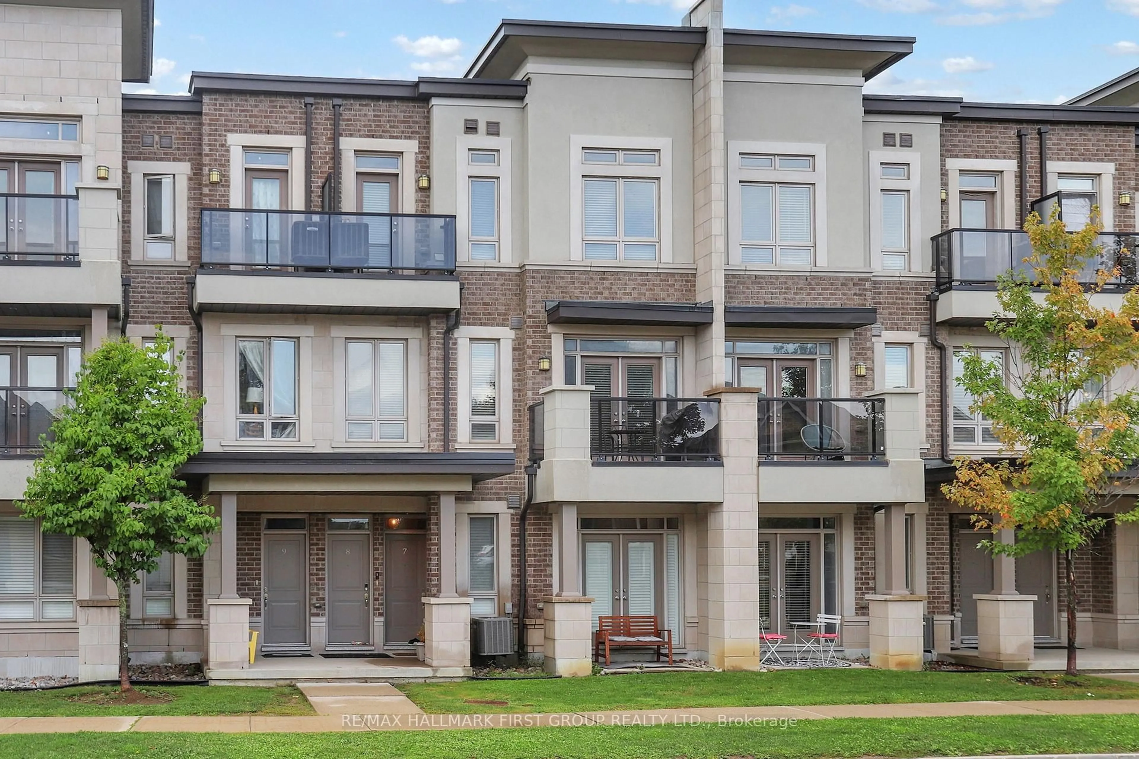 Home with brick exterior material, street for 125 Kayla Cres #7, Vaughan Ontario L6A 4W3