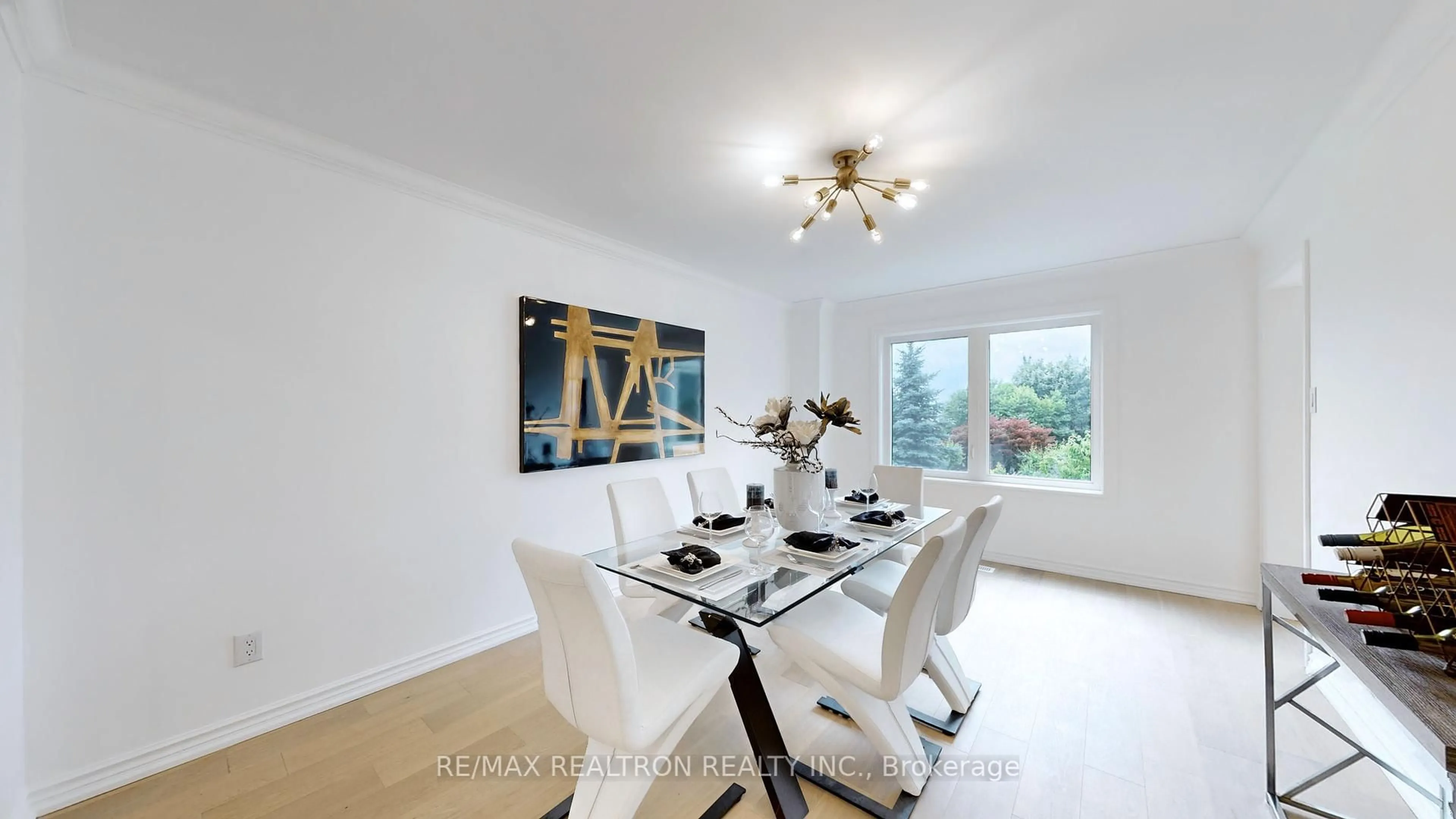 Dining room, wood/laminate floor for 54 Central Park Dr, Markham Ontario L3P 7E4