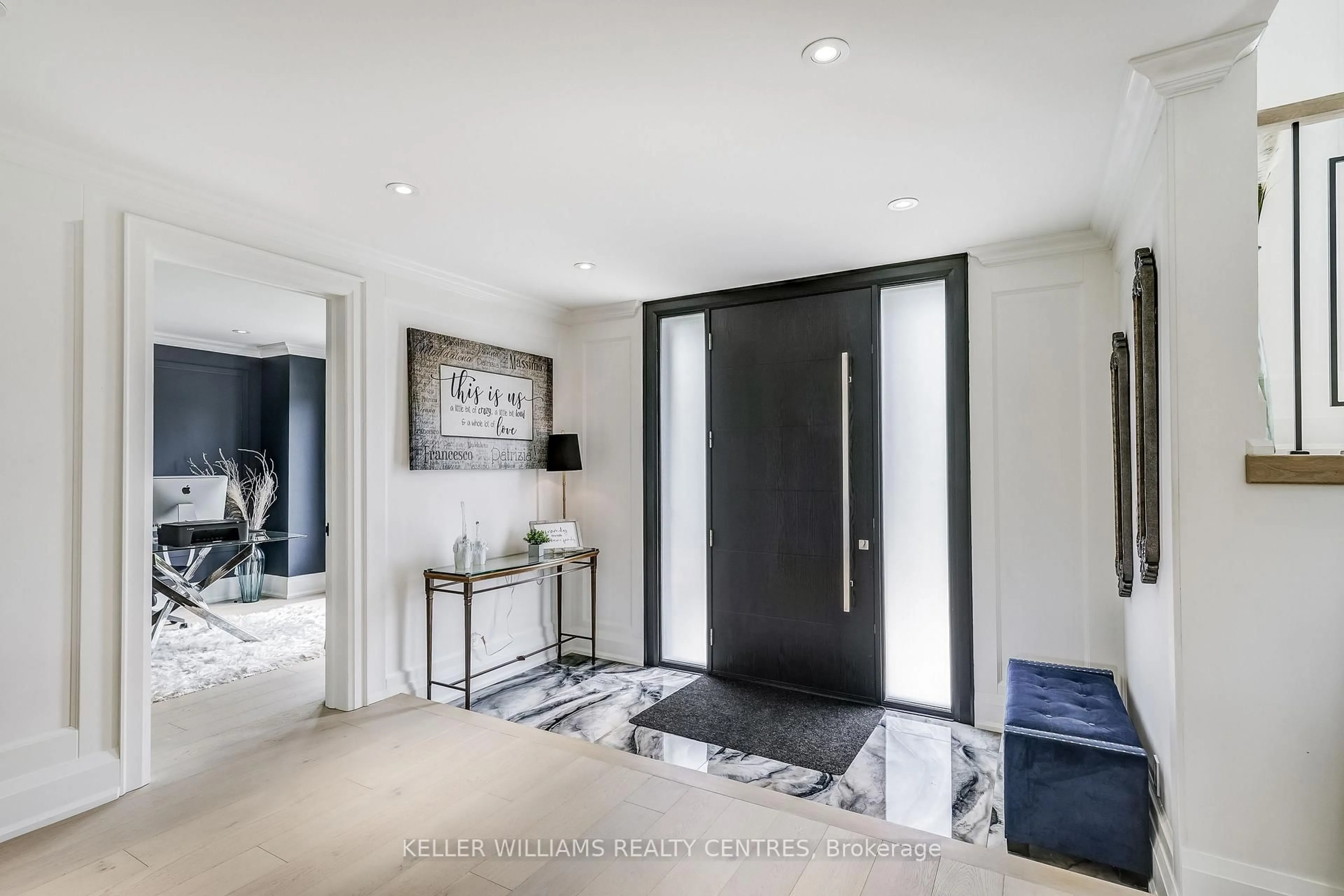Indoor entryway for 82 Burton Grve, King Ontario L7B 1C6