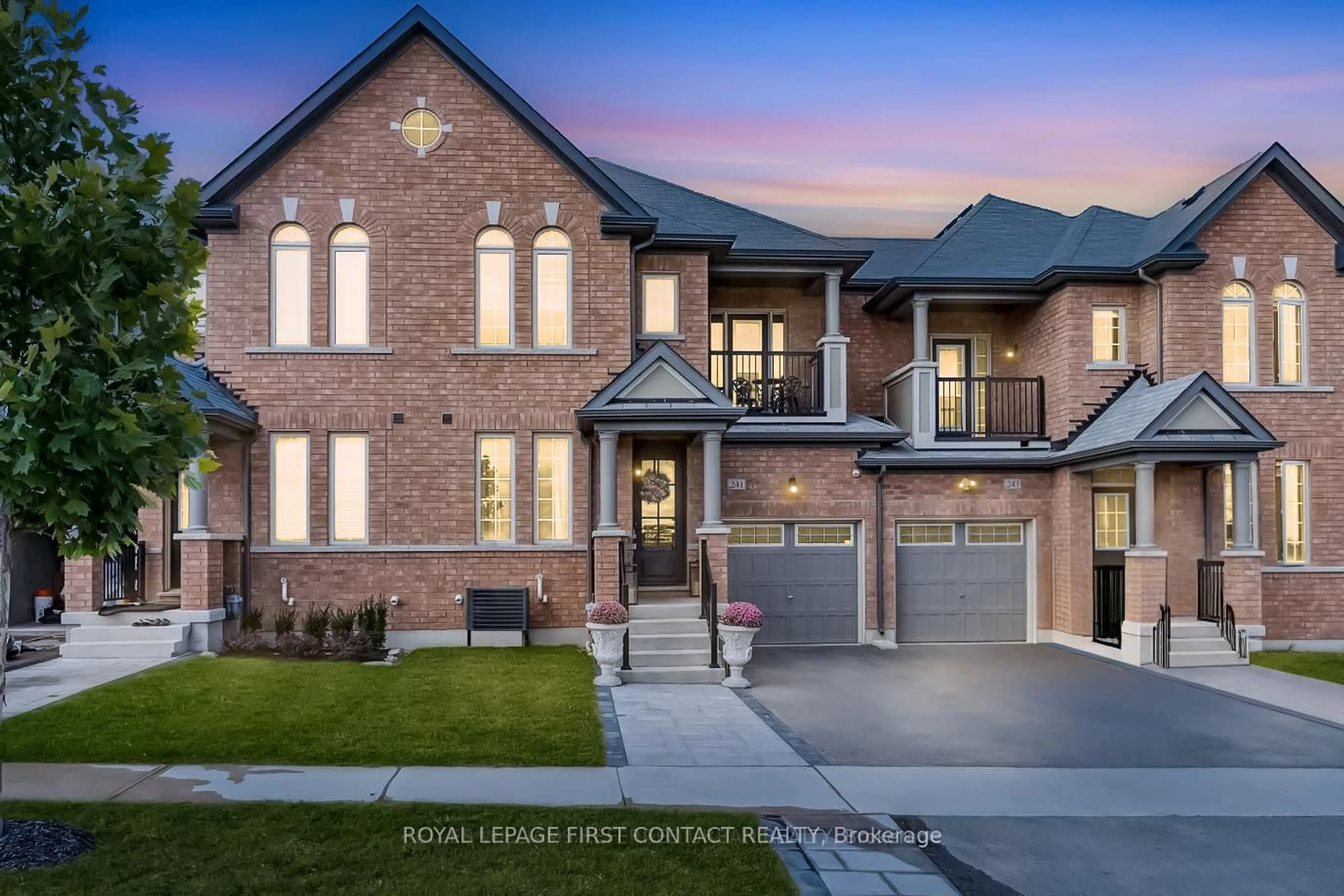 Home with brick exterior material, street for 241 Jim Mortson Dr, East Gwillimbury Ontario L9N 0Z3
