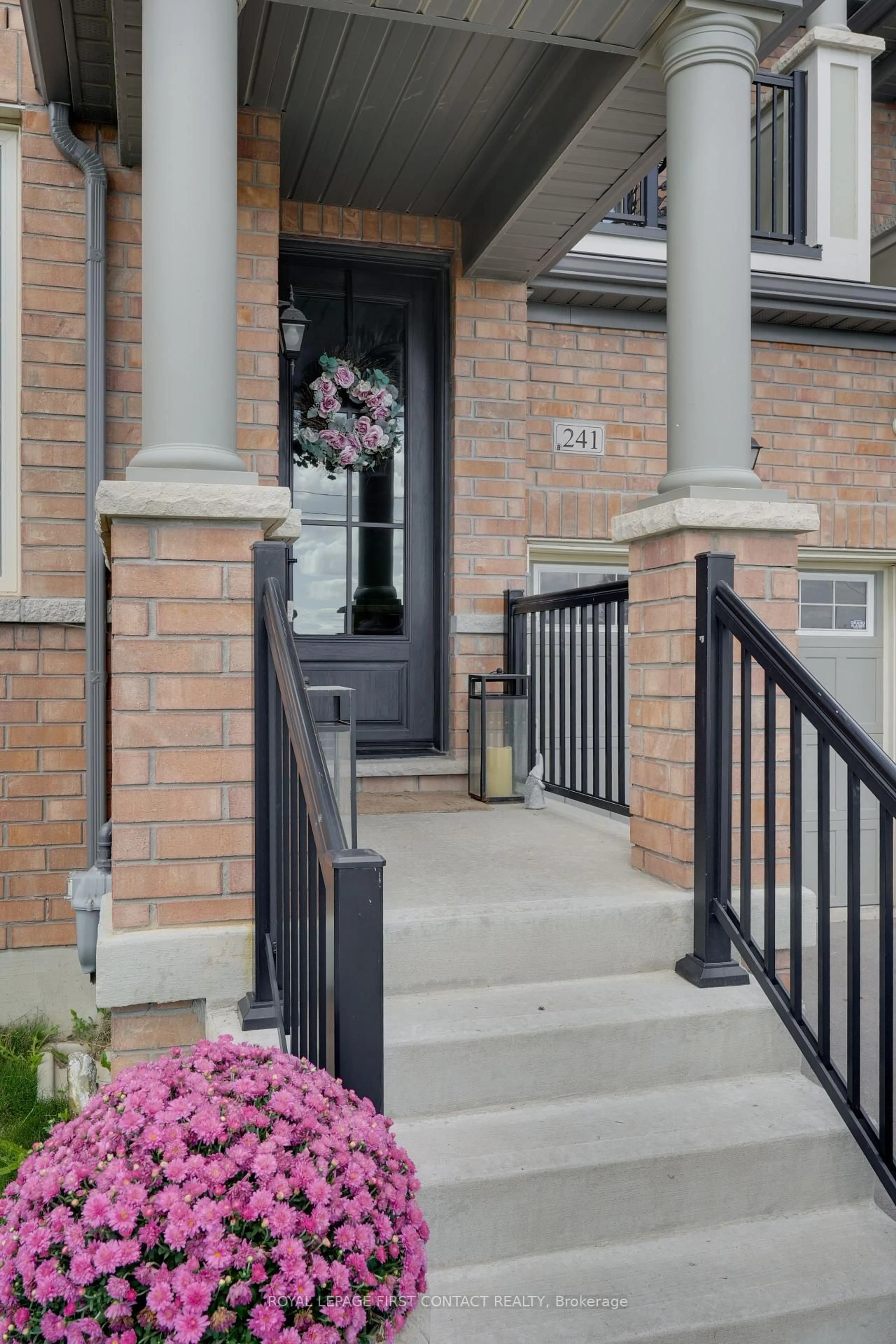 Unknown for 241 Jim Mortson Dr, East Gwillimbury Ontario L9N 0Z3
