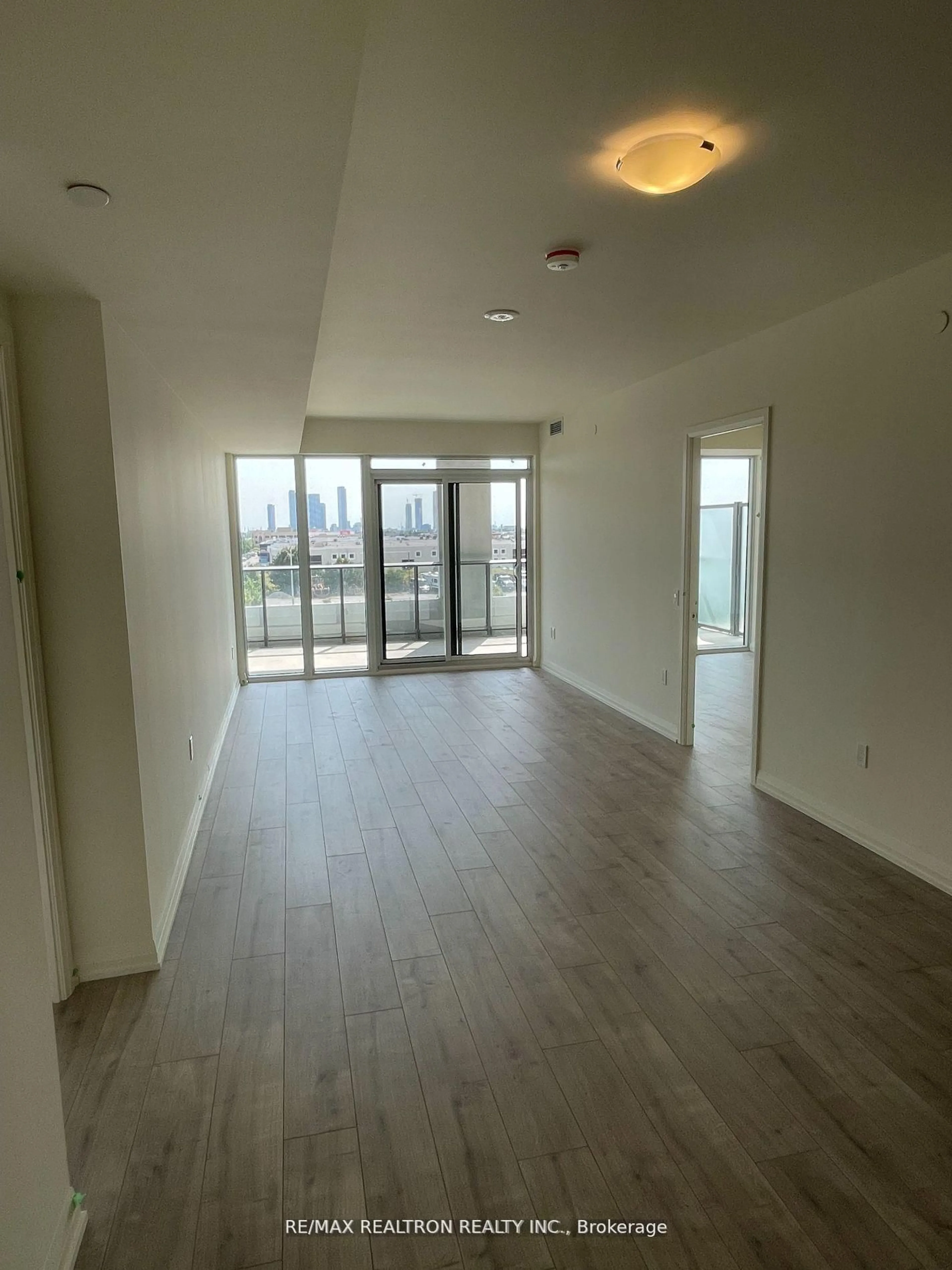 A pic of a room for 8960 Jane St #326, Vaughan Ontario L4K 0N9