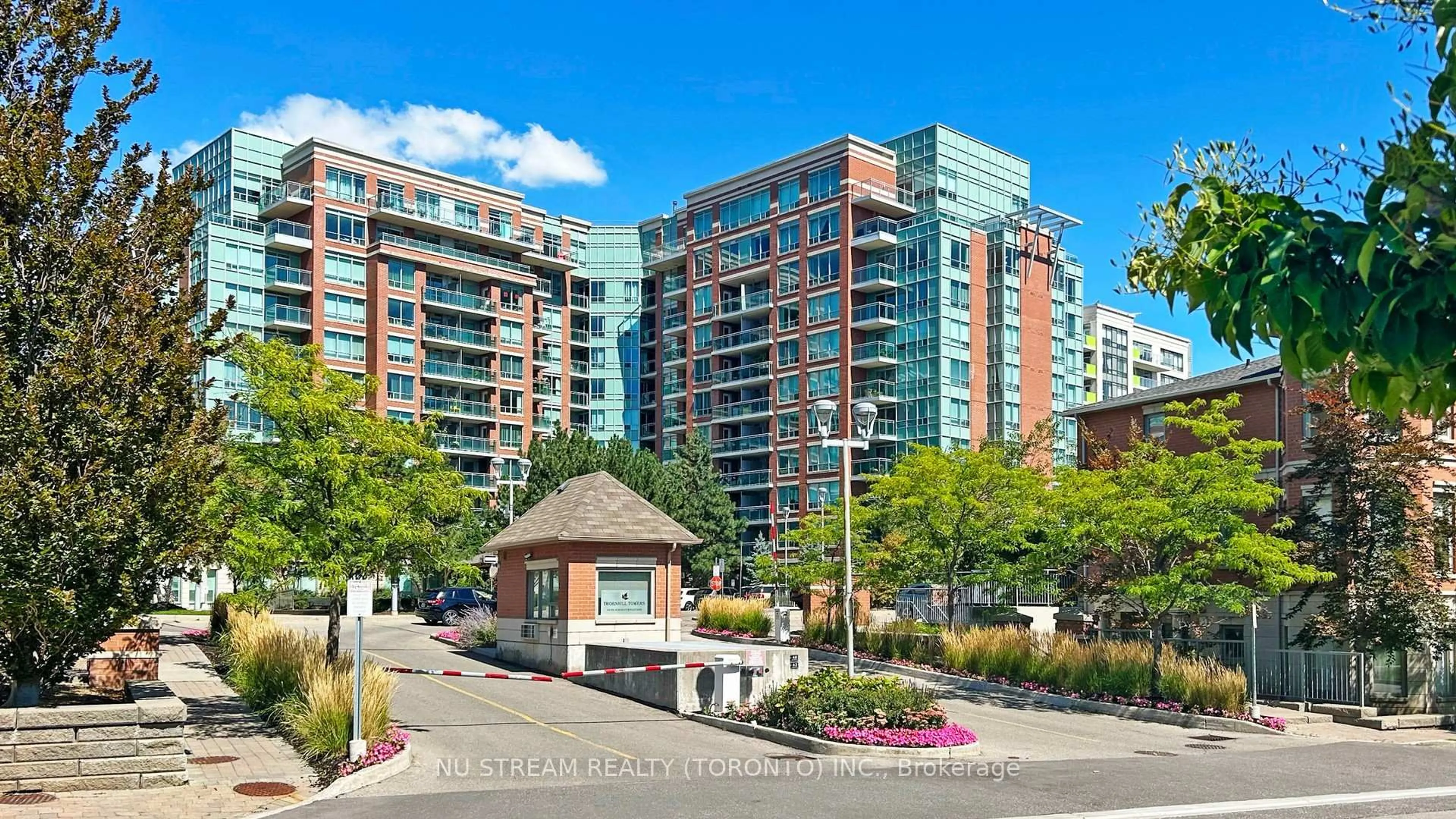 A pic from outside/outdoor area/front of a property/back of a property/a pic from drone, city buildings view from balcony for 62 Suncrest Blvd #1020, Markham Ontario L3T 7Y6