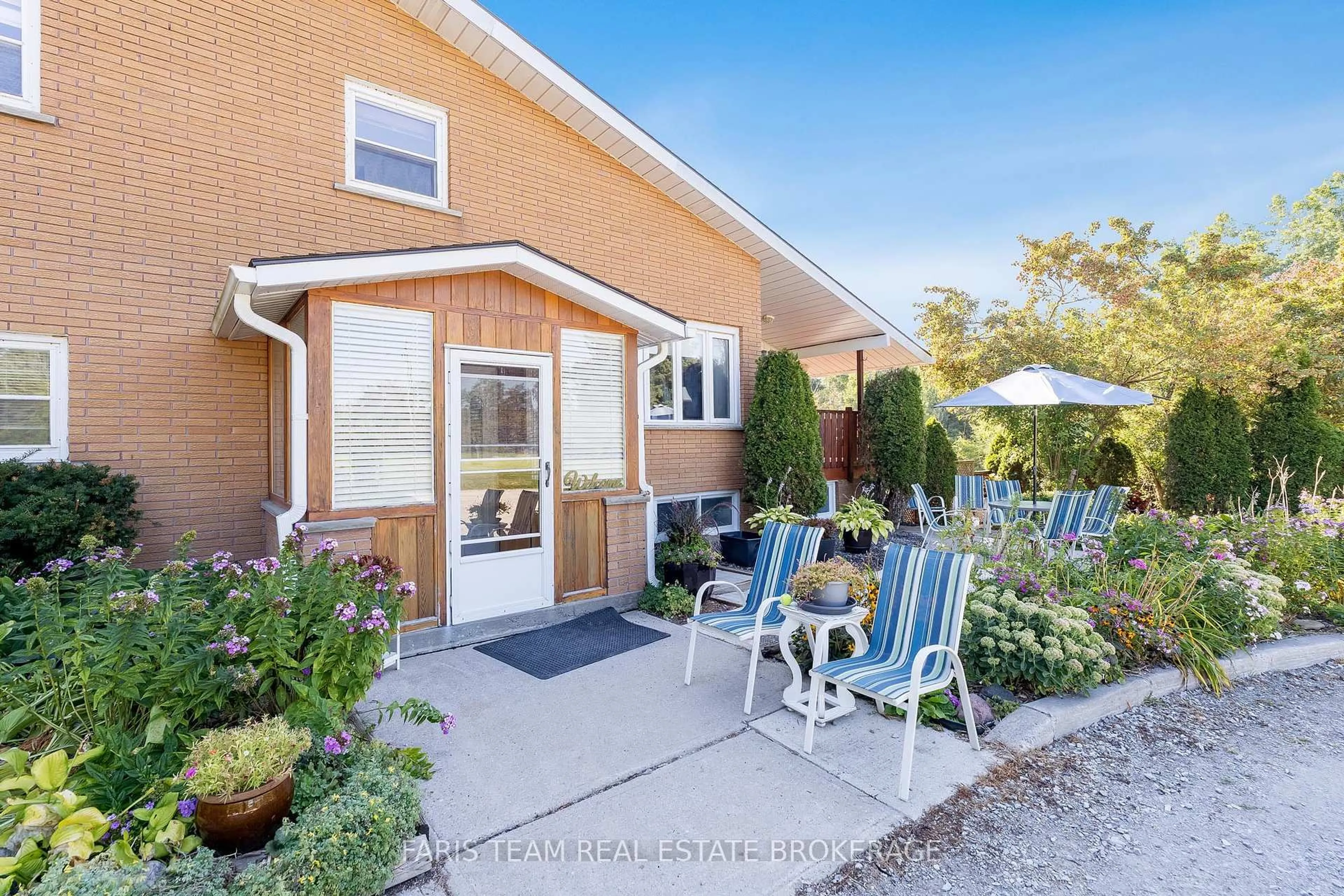 Patio, street for 6695 10 Sdrd, Innisfil Ontario L0L 1K0