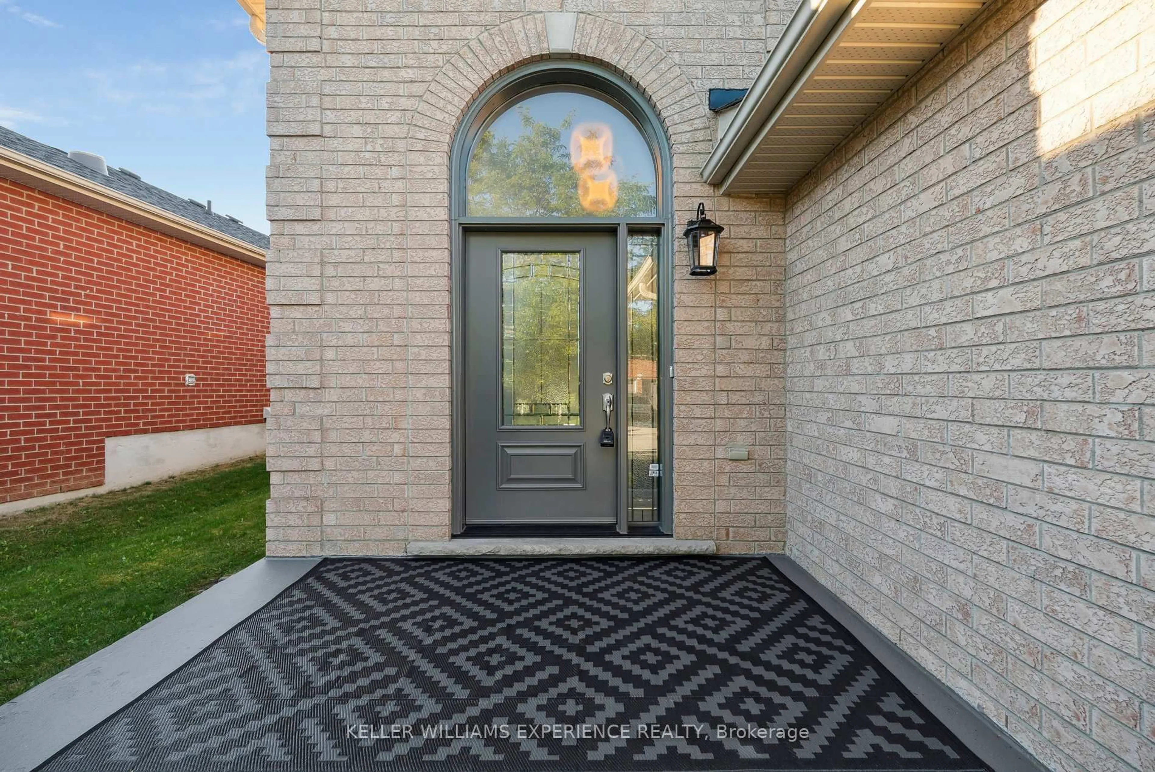 Home with brick exterior material, street for 1288 Gina St, Innisfil Ontario L9S 1T1