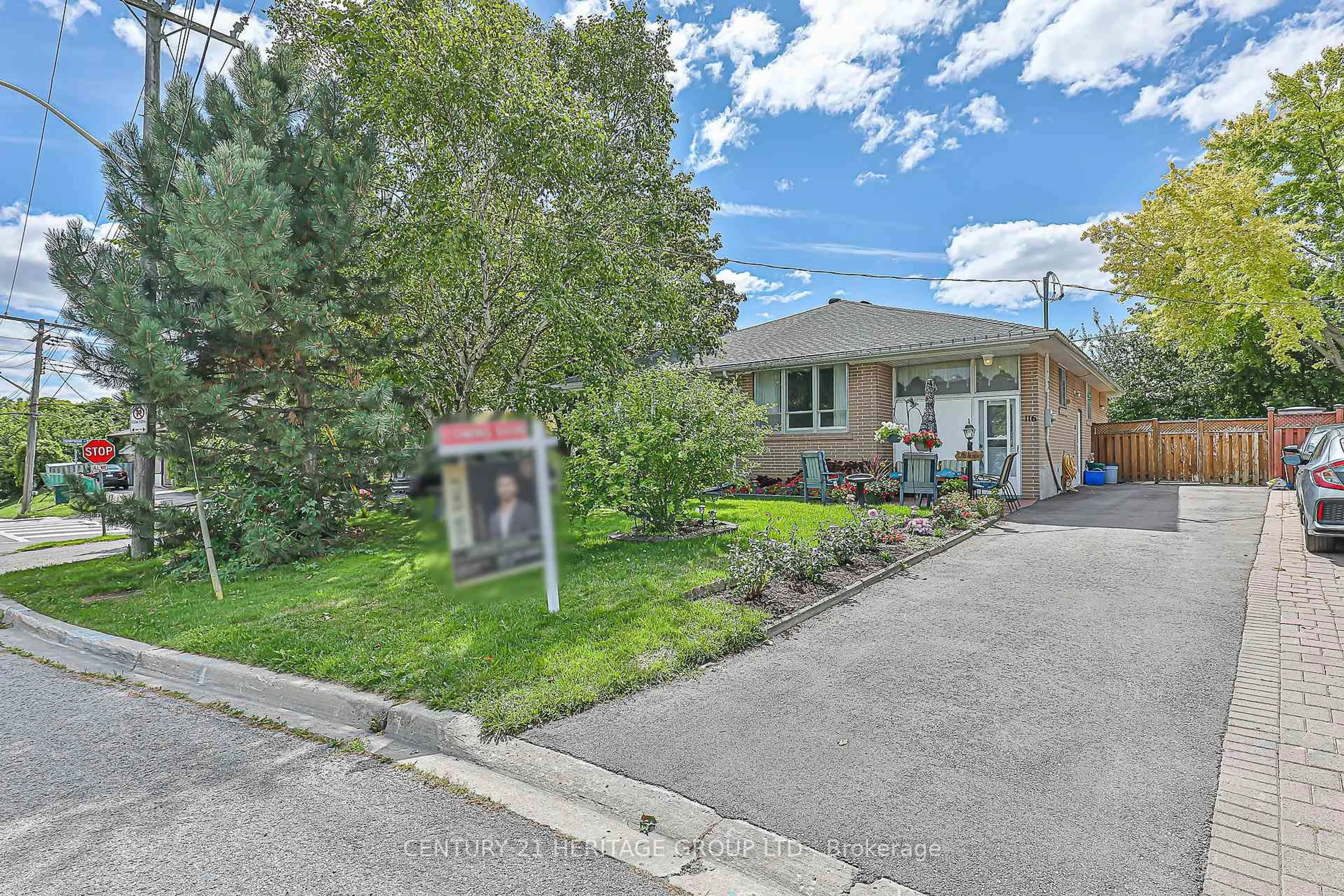 Unknown for 116 Longford Dr, Newmarket Ontario L3Y 2Y5