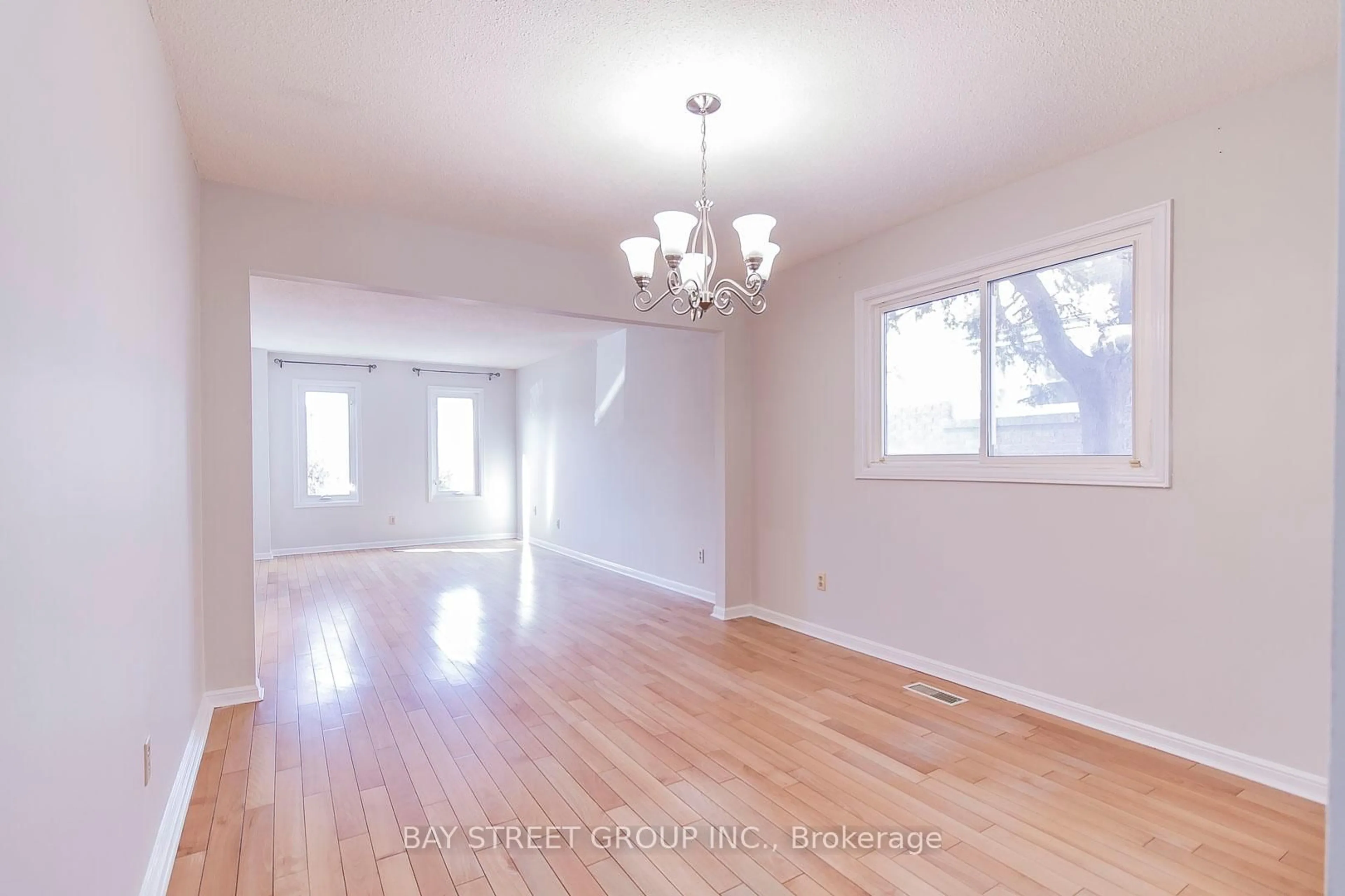A pic of a room for 300 Fincham Ave, Markham Ontario L3P 4E7