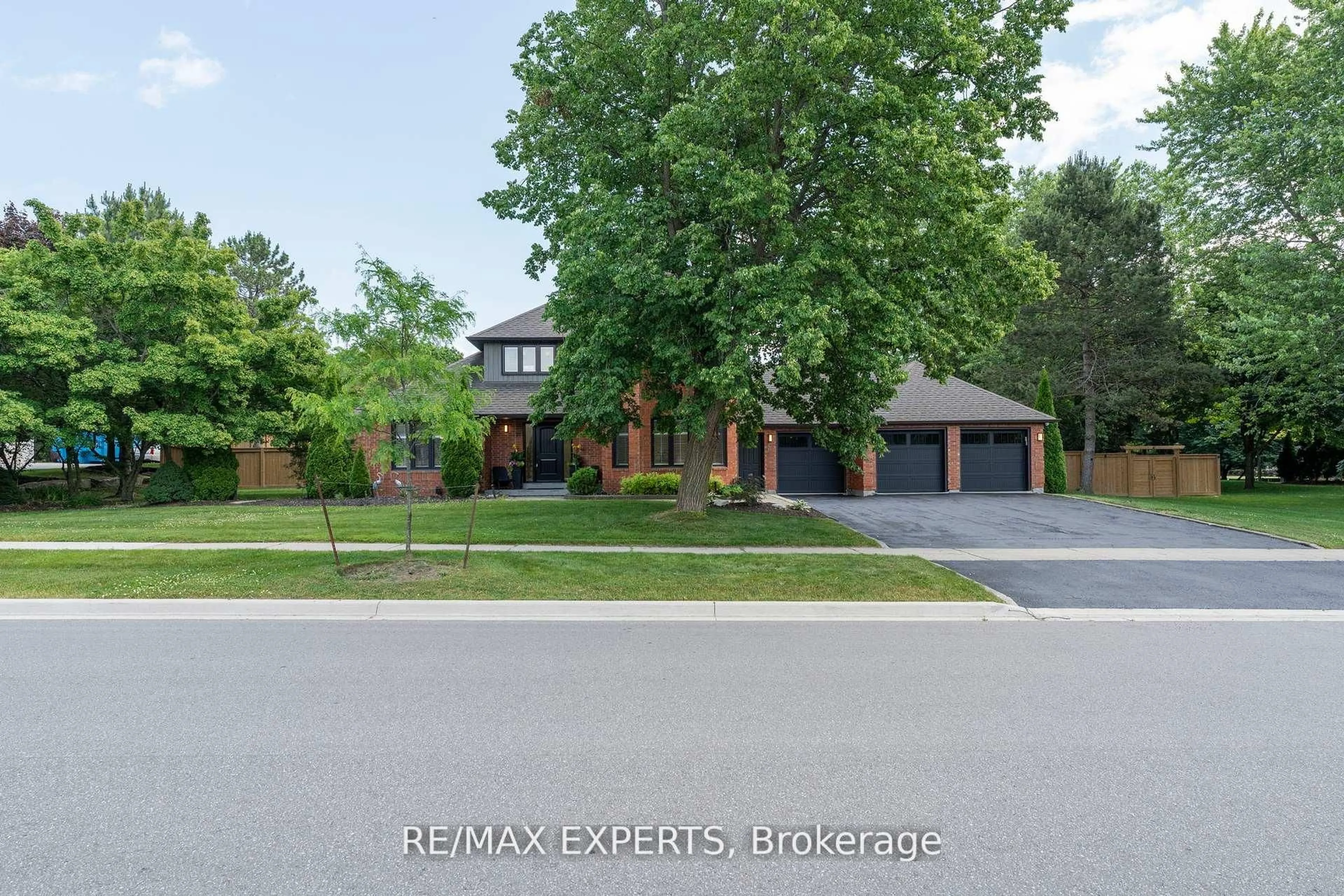 Home with brick exterior material, street for 21 McCutcheon Ave, King Ontario L0G 1N0