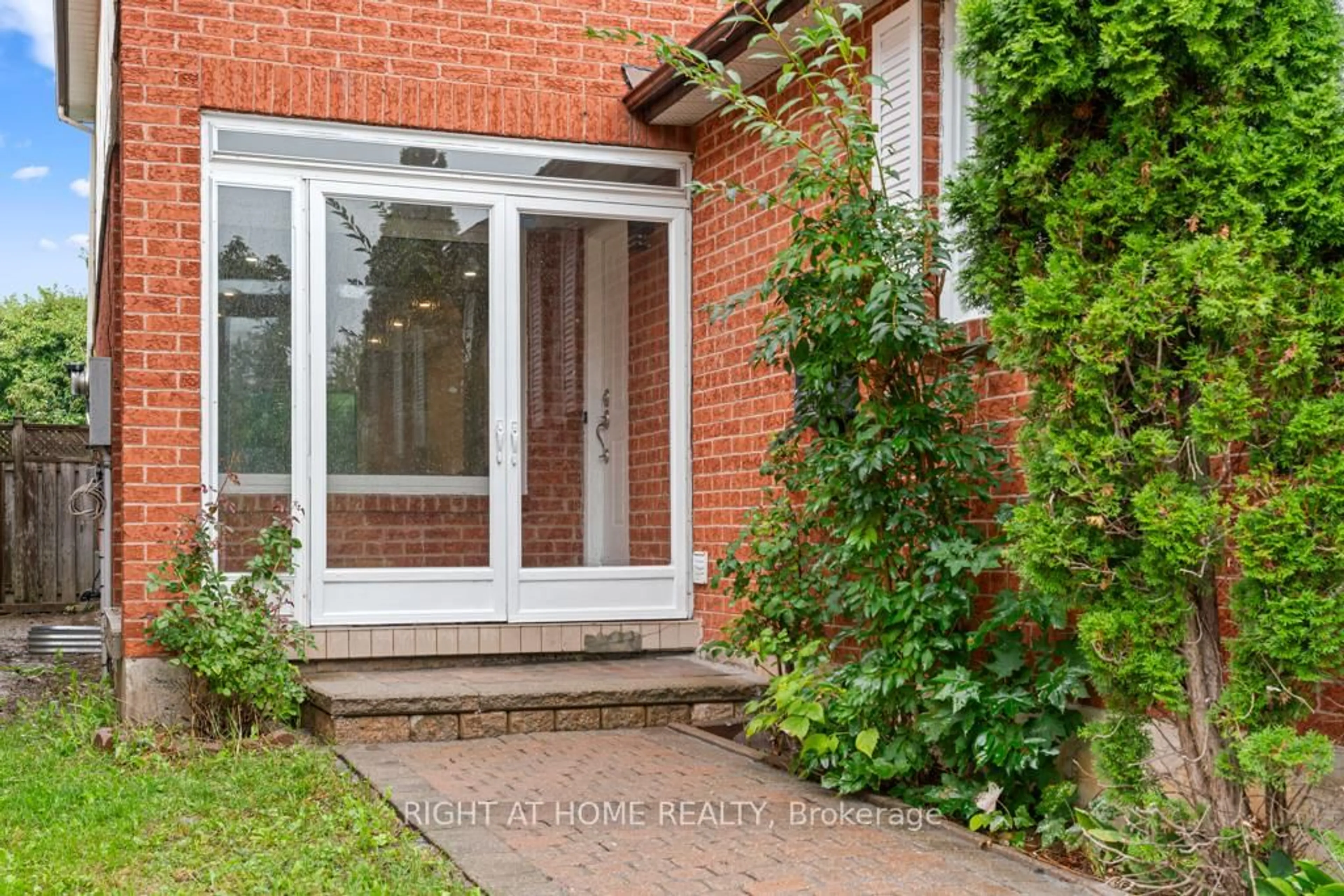Home with brick exterior material, street for 173 Kersey Cres, Richmond Hill Ontario L4C 8X7