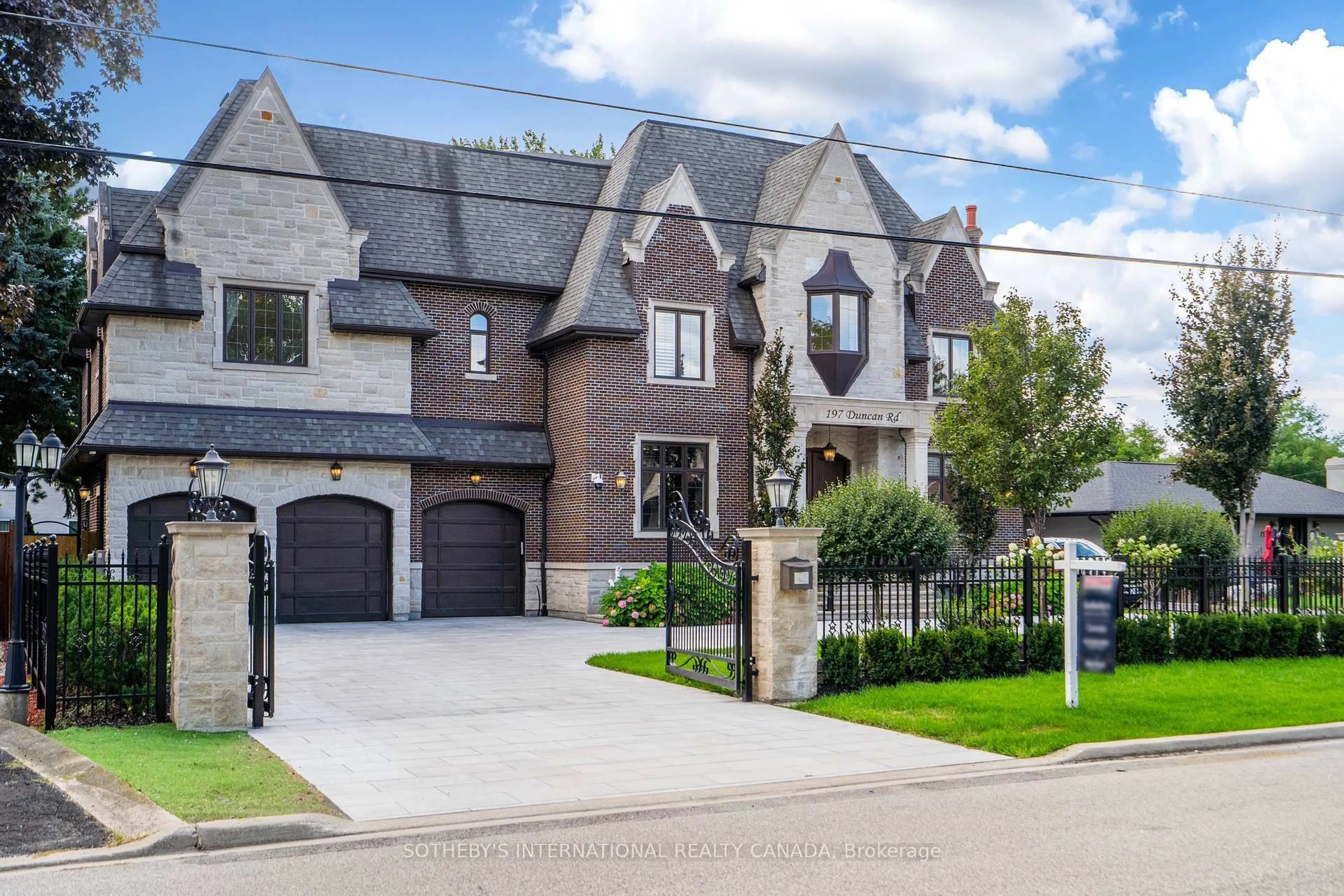 Home with brick exterior material, street for 197 duncan Rd, Richmond Hill Ontario L4C 6J6