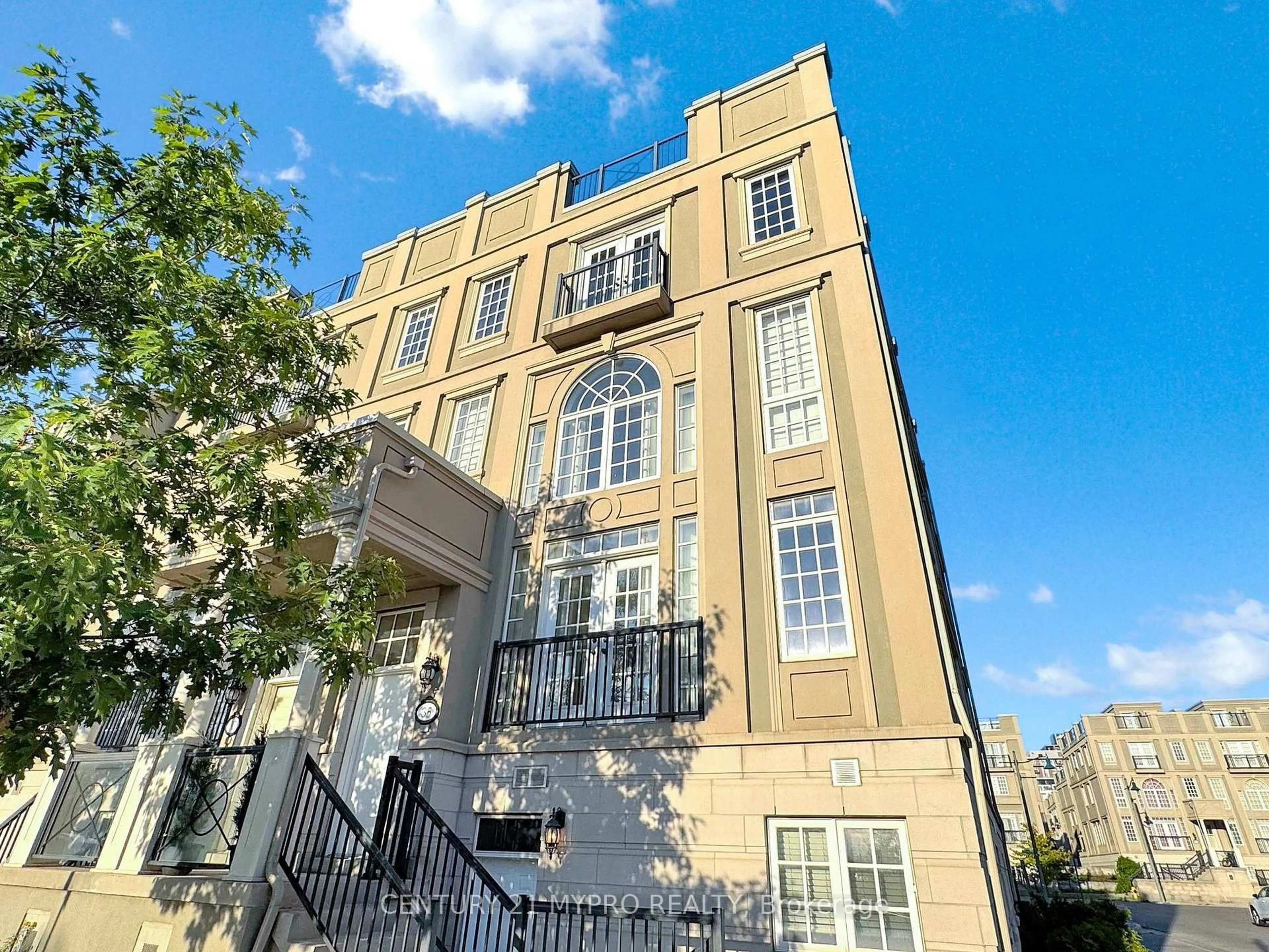 A pic from outside/outdoor area/front of a property/back of a property/a pic from drone, building for 35 Rouge Valley Dr, Markham Ontario L6G 0C1