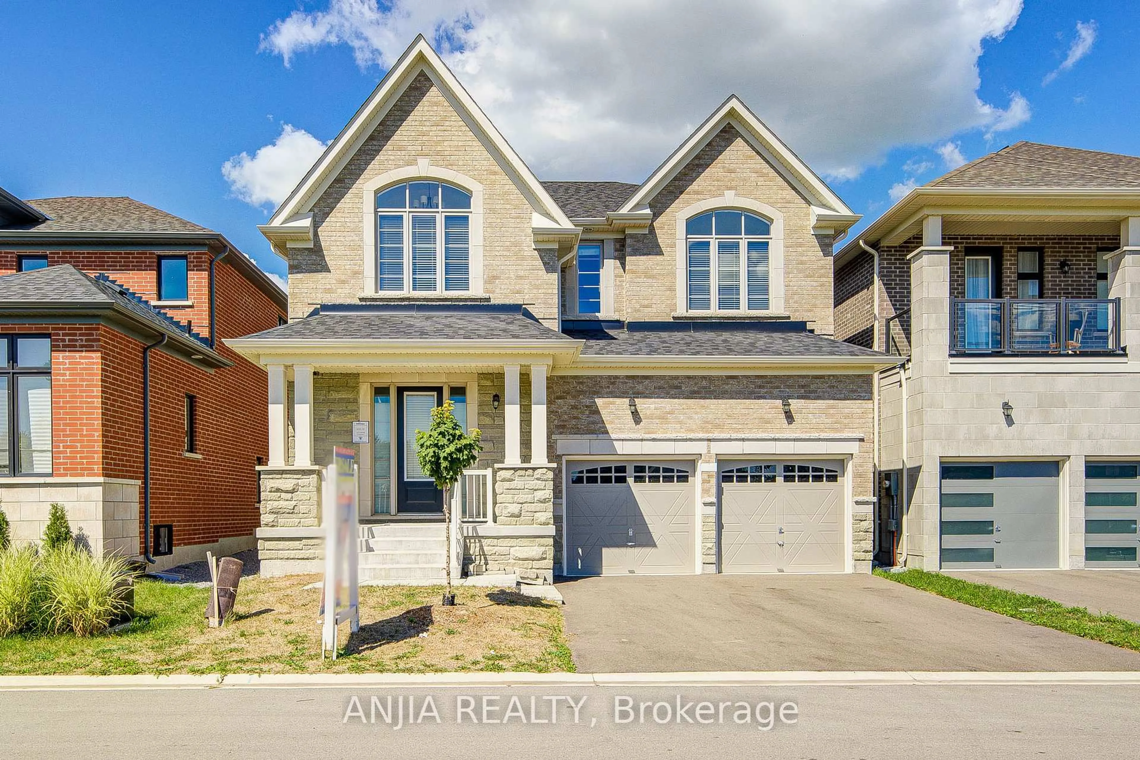 Home with brick exterior material, street for 12 Carlinds Cres, Whitchurch-Stouffville Ontario L4A 4X1