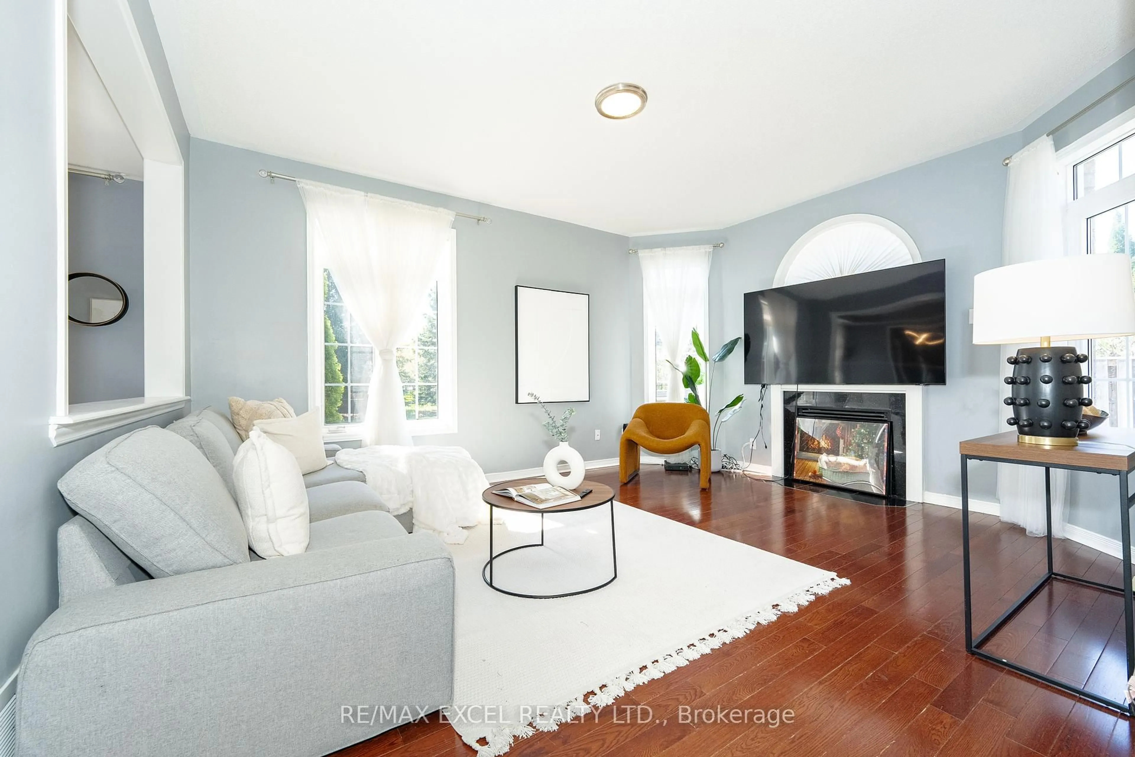 Living room with furniture, unknown for 2 Greengage St, Markham Ontario L6E 1X9
