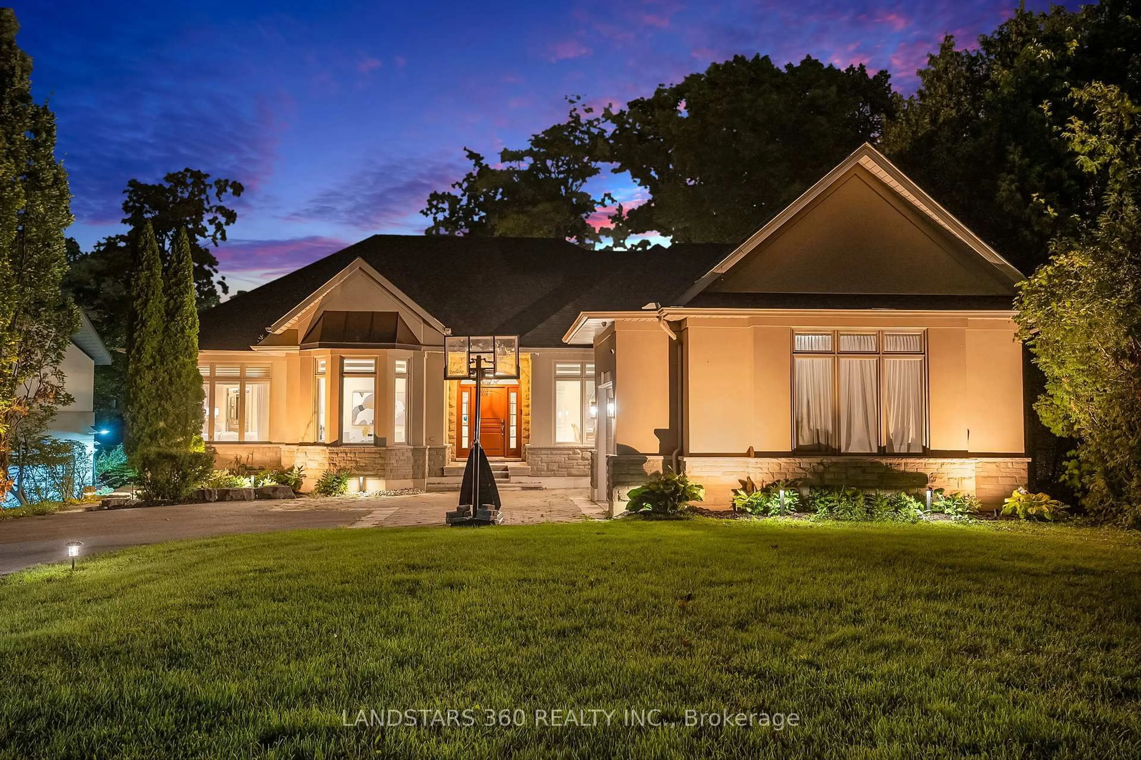 Home with brick exterior material, unknown for 58 Lakeview Ave, Whitchurch-Stouffville Ontario L0H 1G0