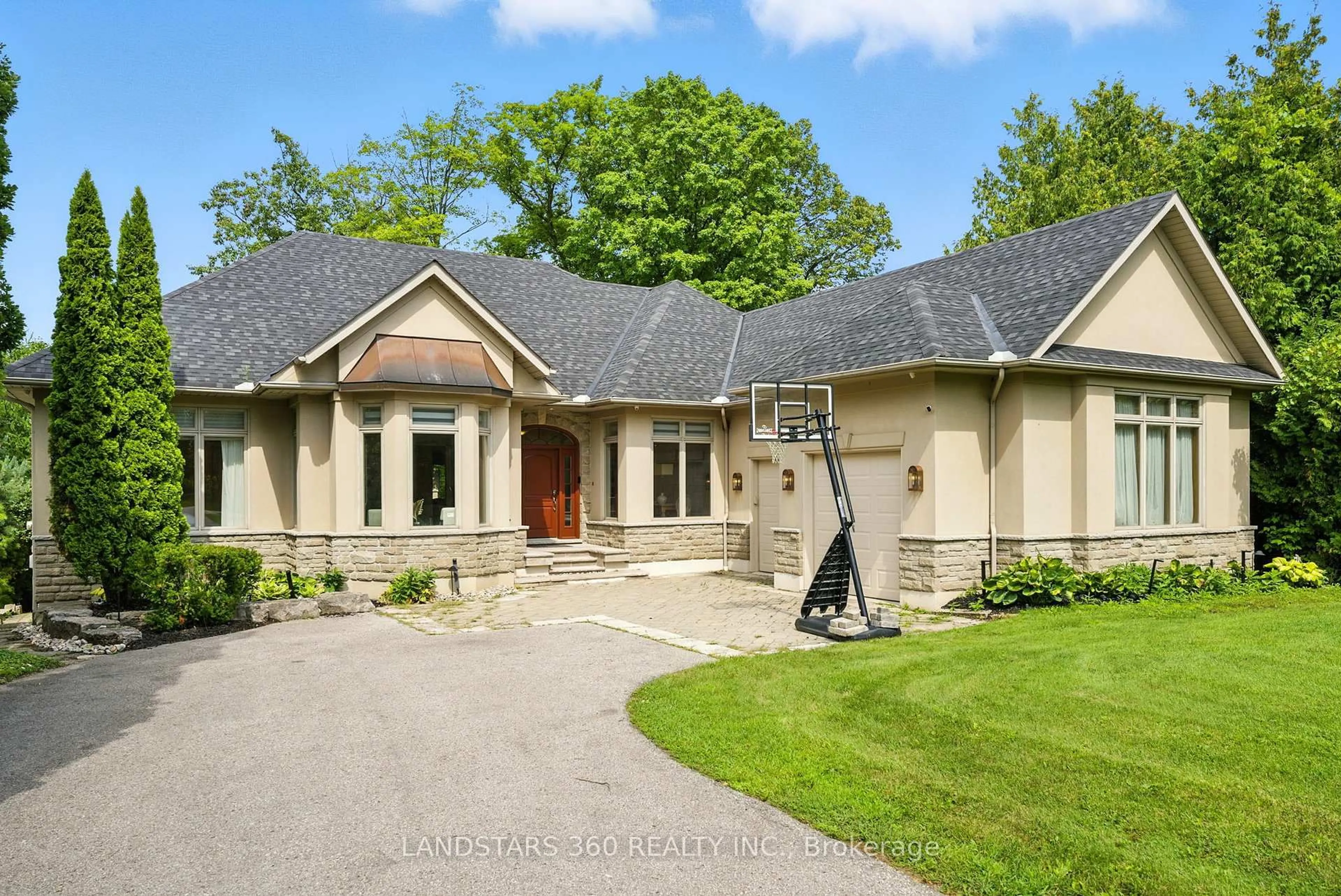 Home with brick exterior material, street for 58 Lakeview Ave, Whitchurch-Stouffville Ontario L0H 1G0