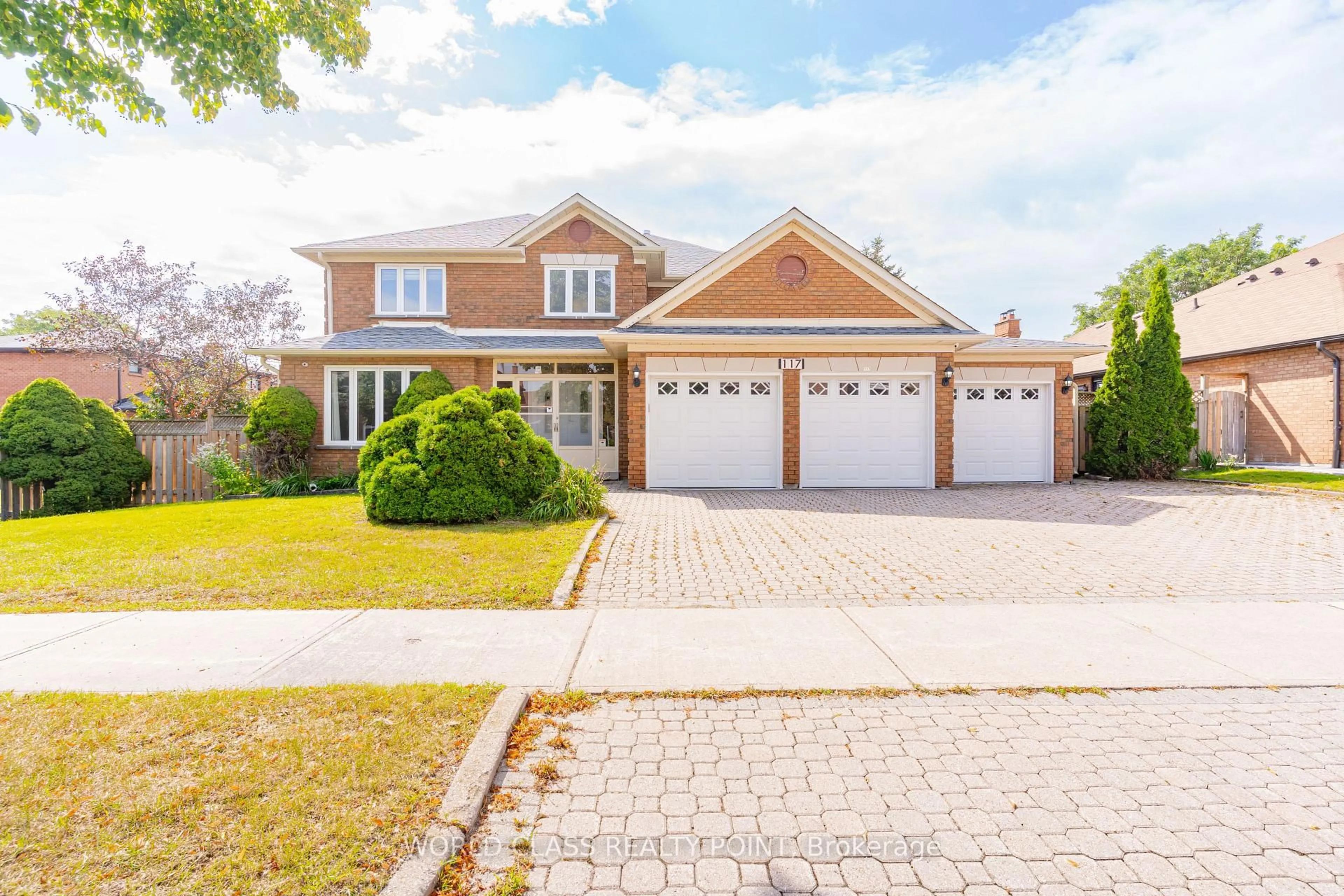 Home with brick exterior material, street for 117 Highglen Ave, Markham Ontario L3R 8R8