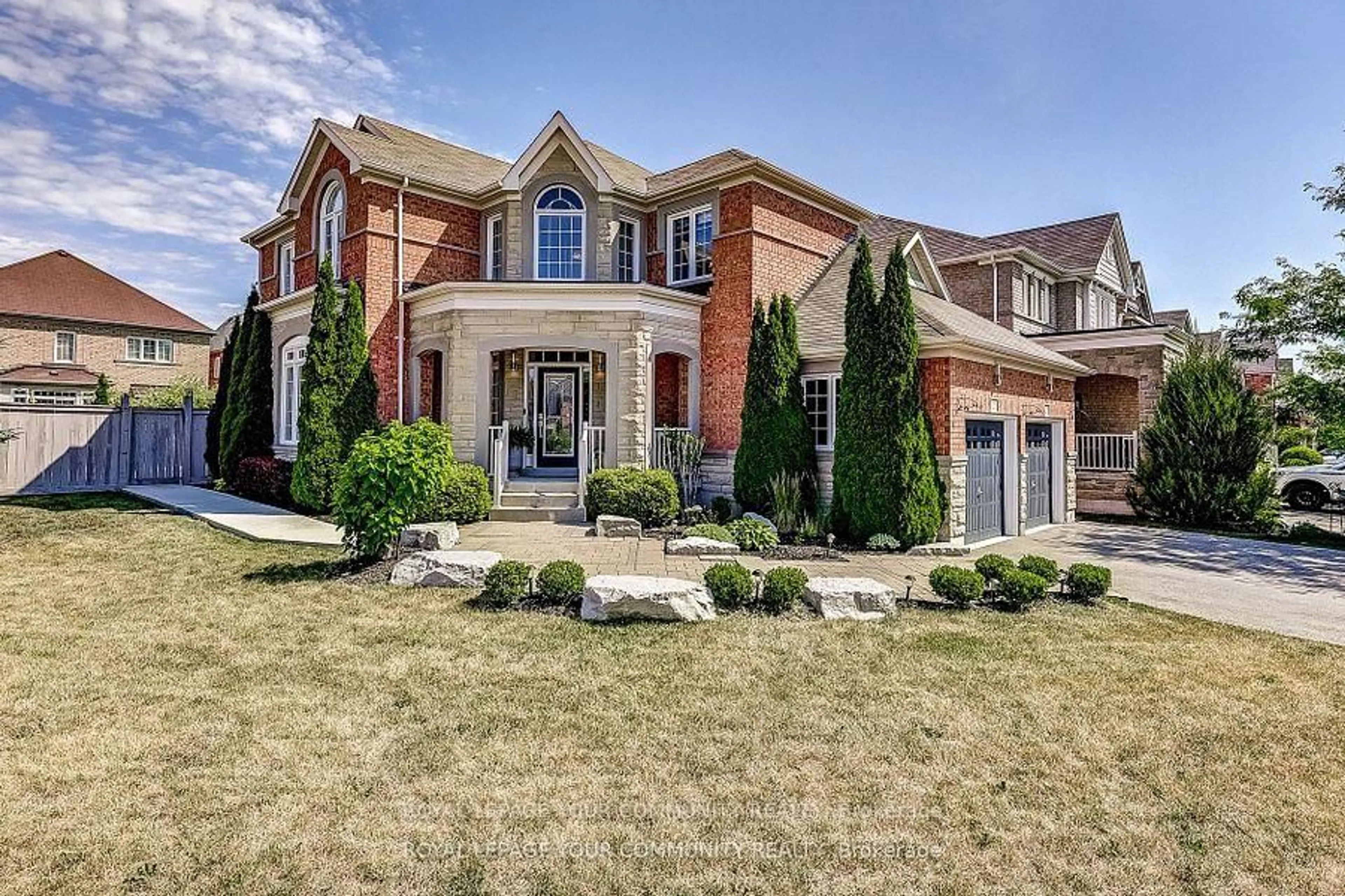 Home with brick exterior material, street for 2 Green Darner Tr, Bradford West Gwillimbury Ontario L3Z 0M1