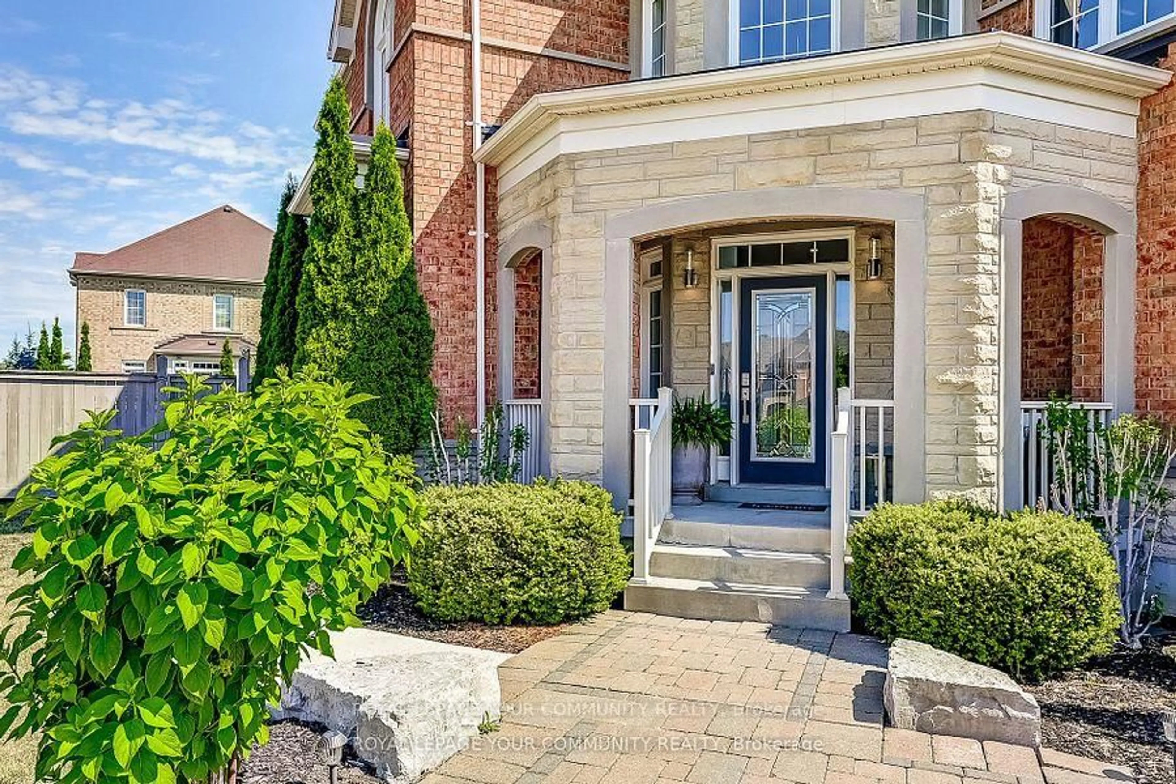 Home with brick exterior material, street for 2 Green Darner Tr, Bradford West Gwillimbury Ontario L3Z 0M1