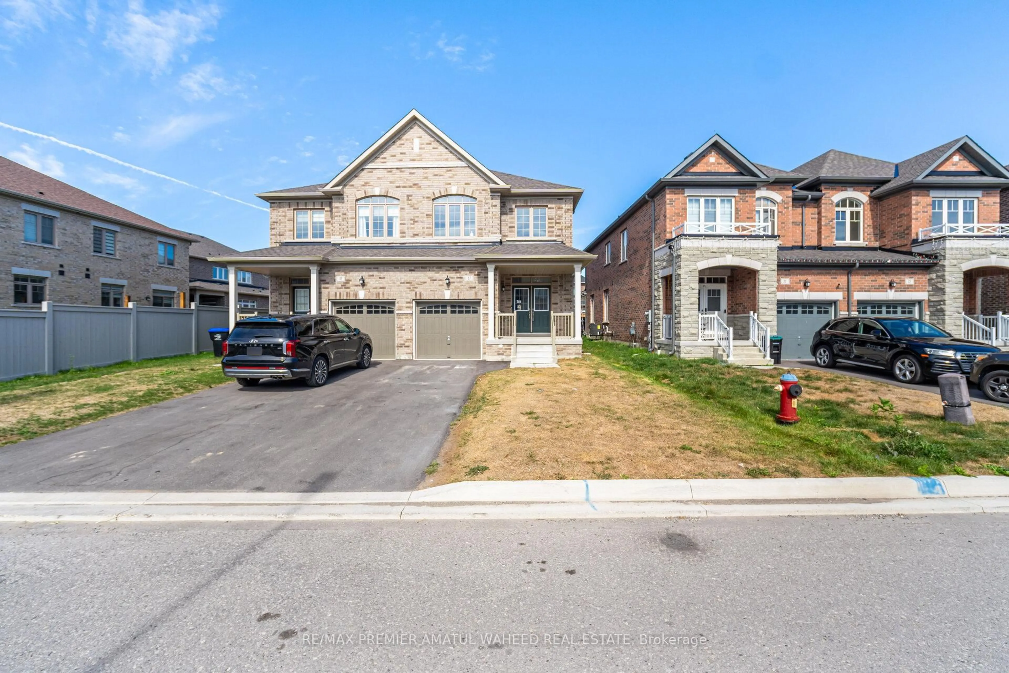 Home with brick exterior material, street for 17 Ferragine Cres, Bradford West Gwillimbury Ontario L3Z 4J9