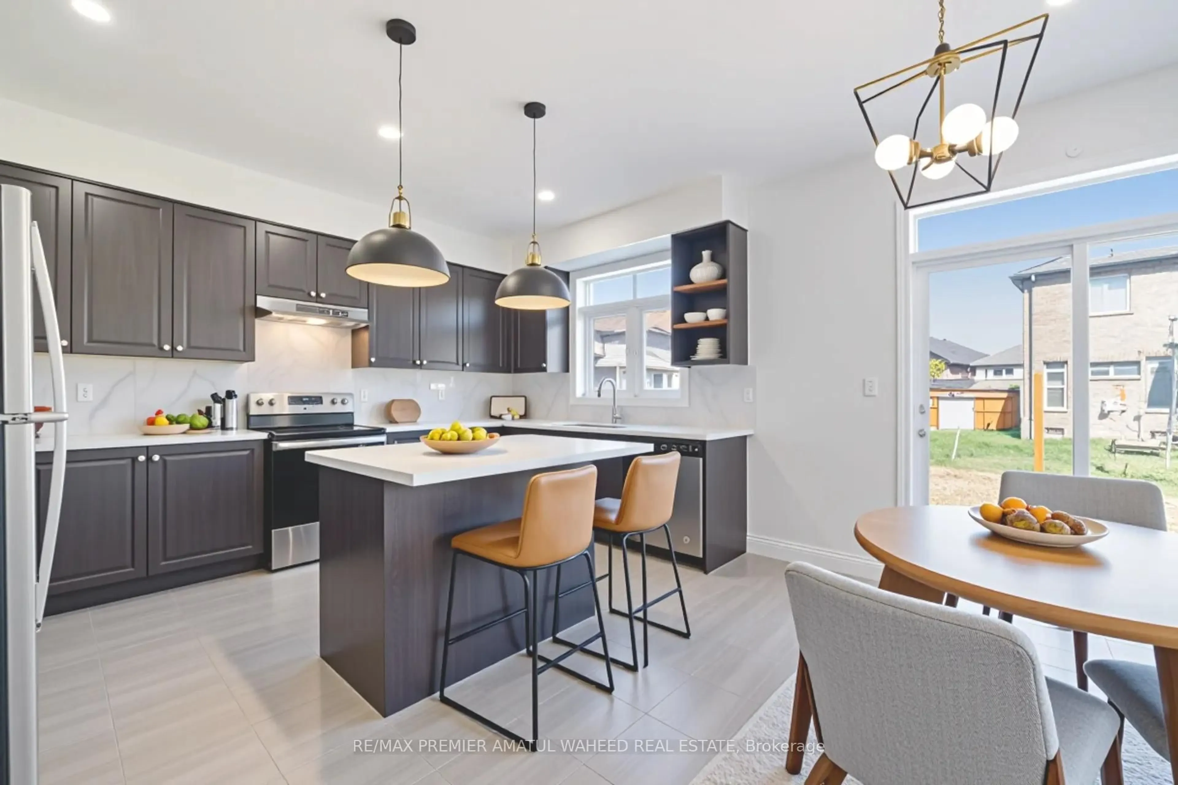 Contemporary kitchen, ceramic/tile floor for 17 Ferragine Cres, Bradford West Gwillimbury Ontario L3Z 4J9