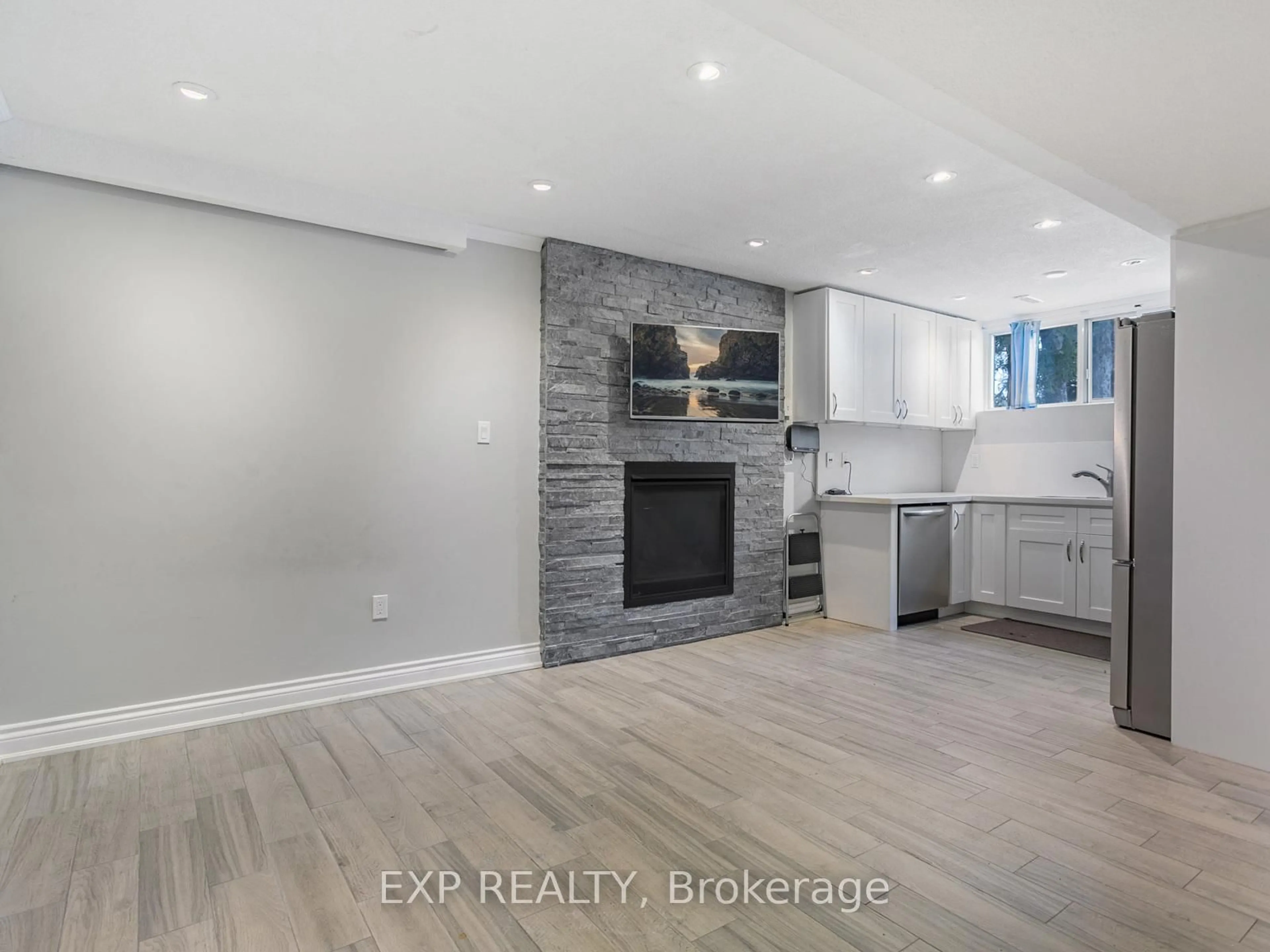 Open concept kitchen, unknown for 146 Weldrick Rd, Richmond Hill Ontario L4C 3V1