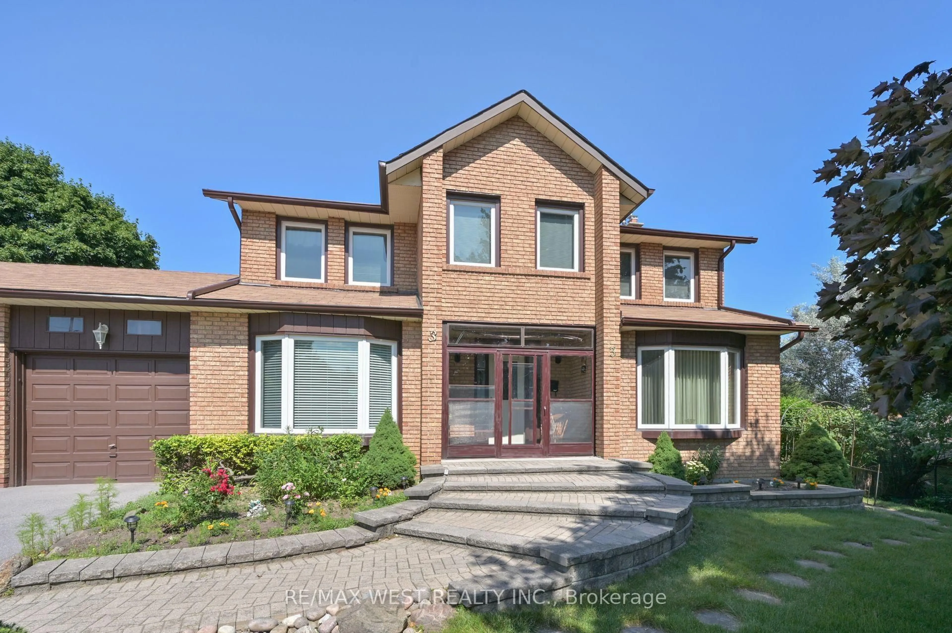 Home with brick exterior material, street for 3 Henry Gate, King Ontario L0G 1N0