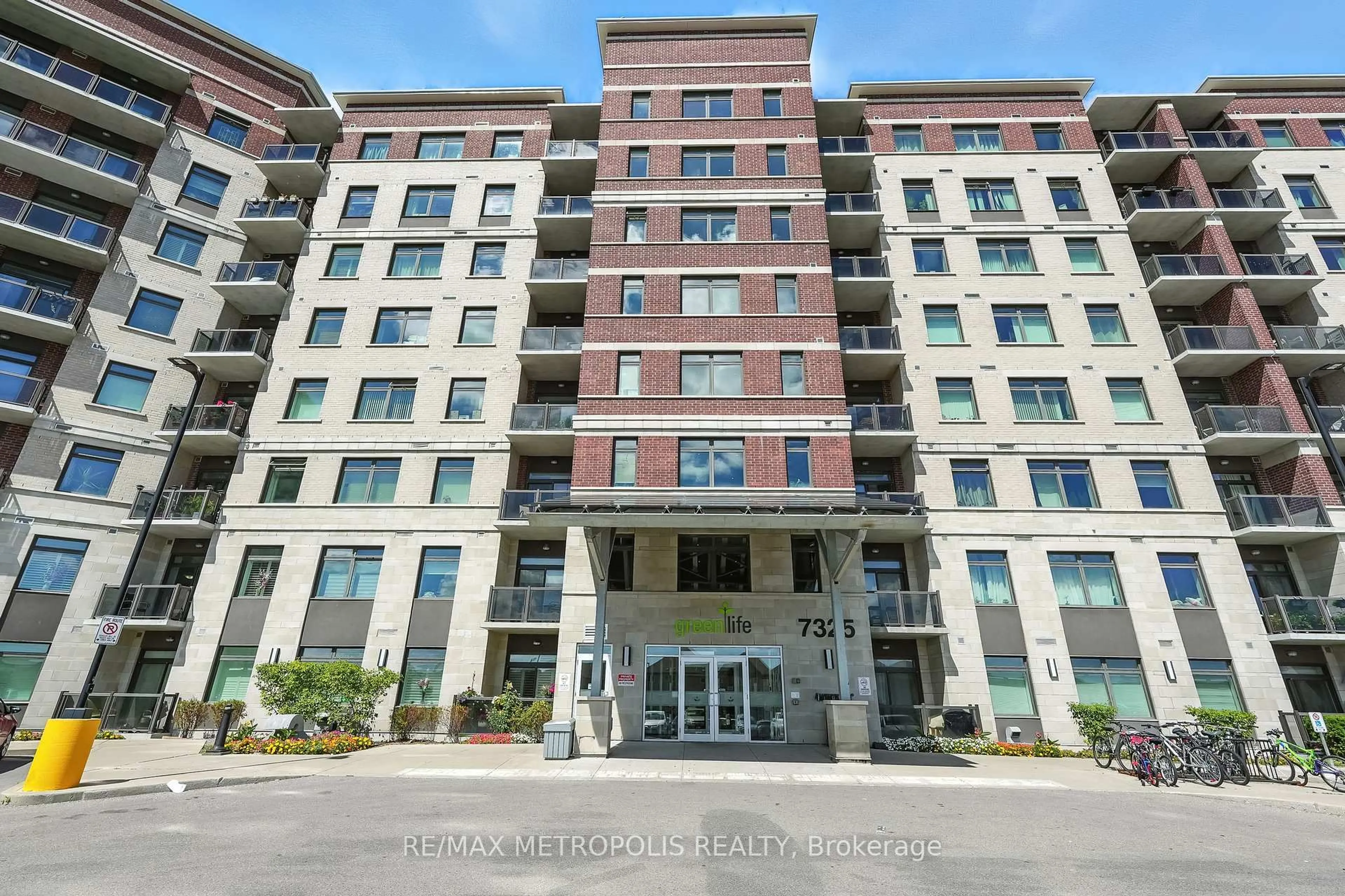 Indoor foyer for 7325 Markham Rd #729, Markham Ontario L3S 0C9