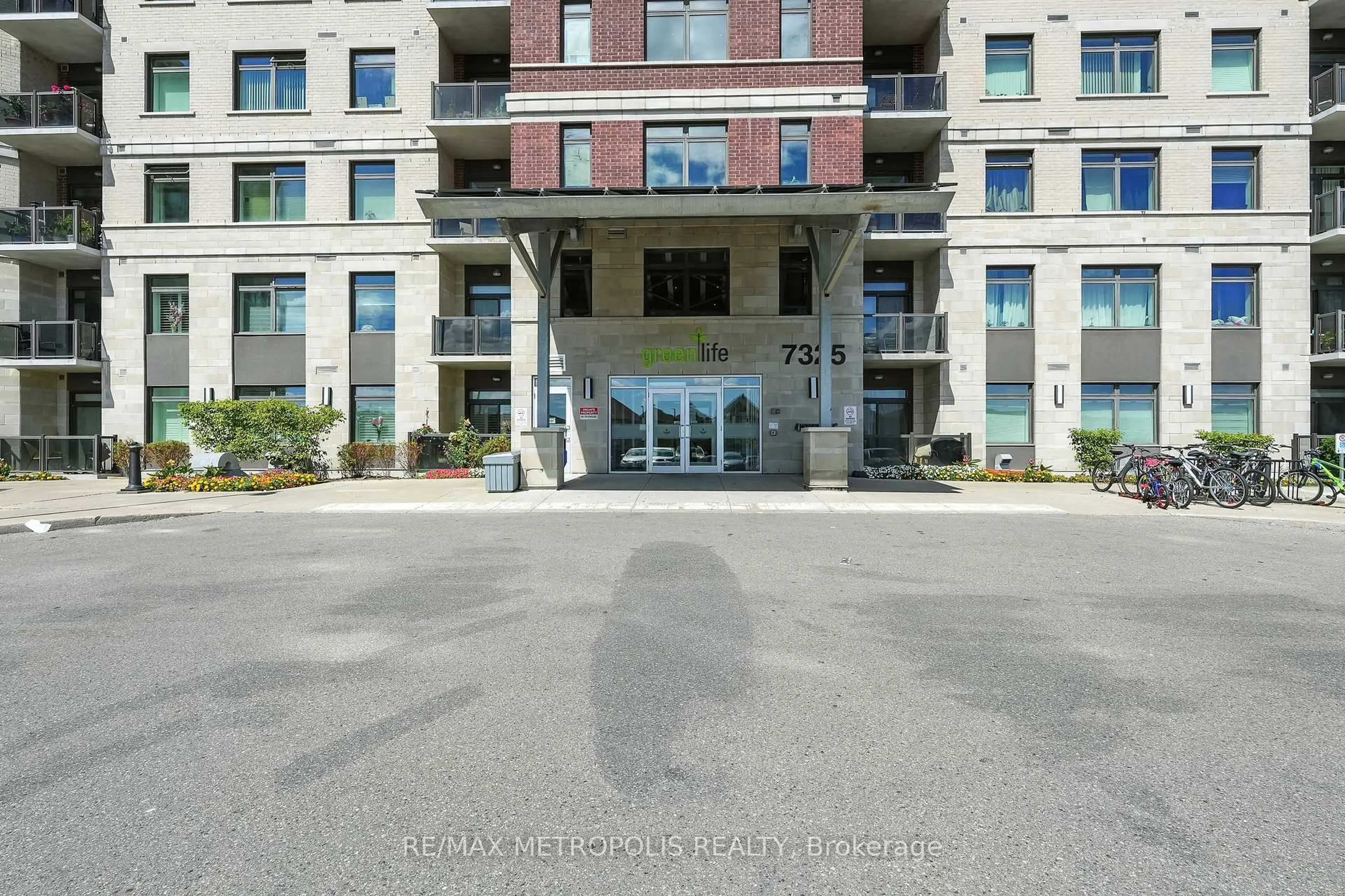 Indoor foyer for 7325 Markham Rd #729, Markham Ontario L3S 0C9