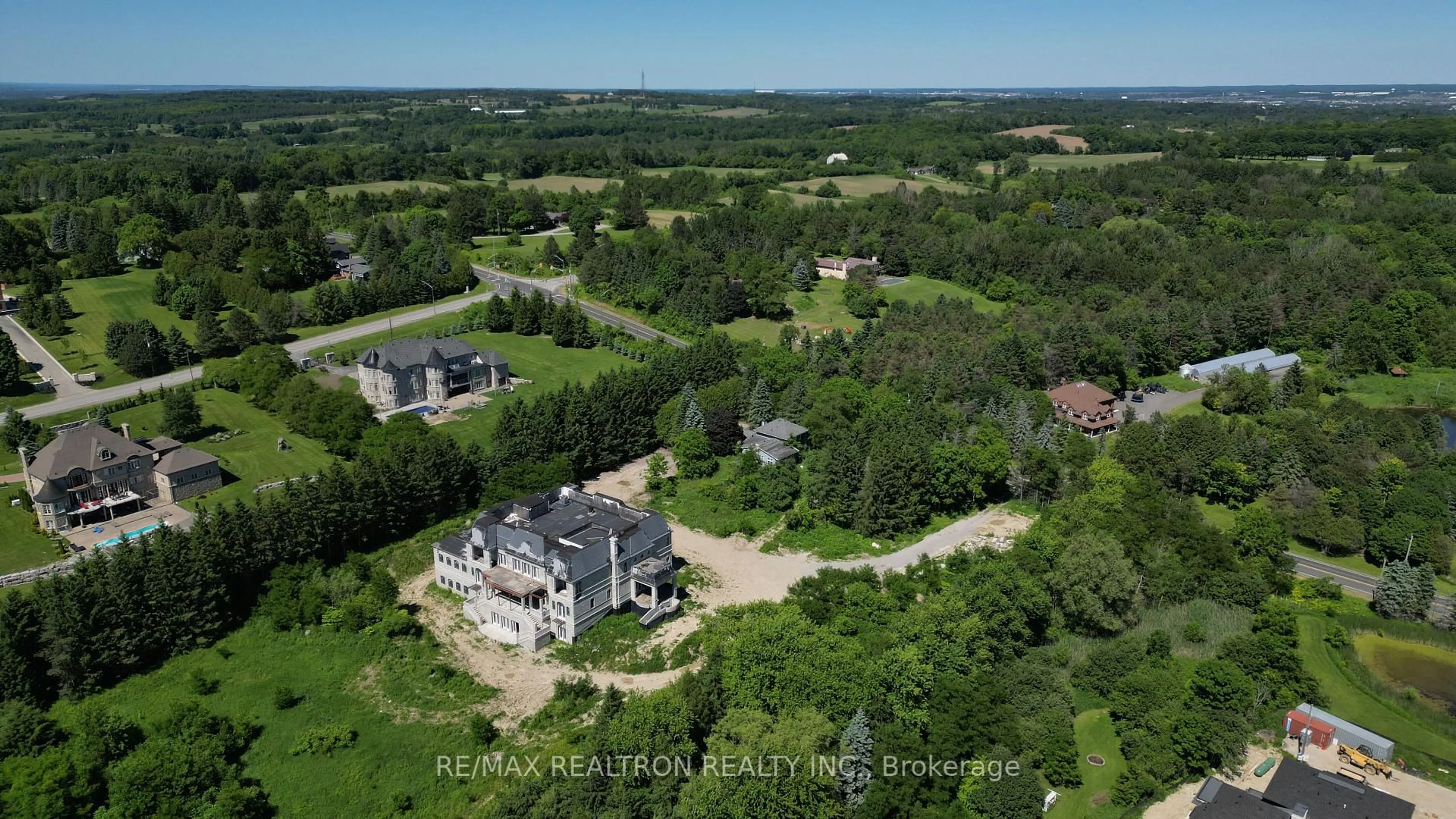 A pic from outside/outdoor area/front of a property/back of a property/a pic from drone, unknown for 15230 Keele St, King Ontario L7B 1A3