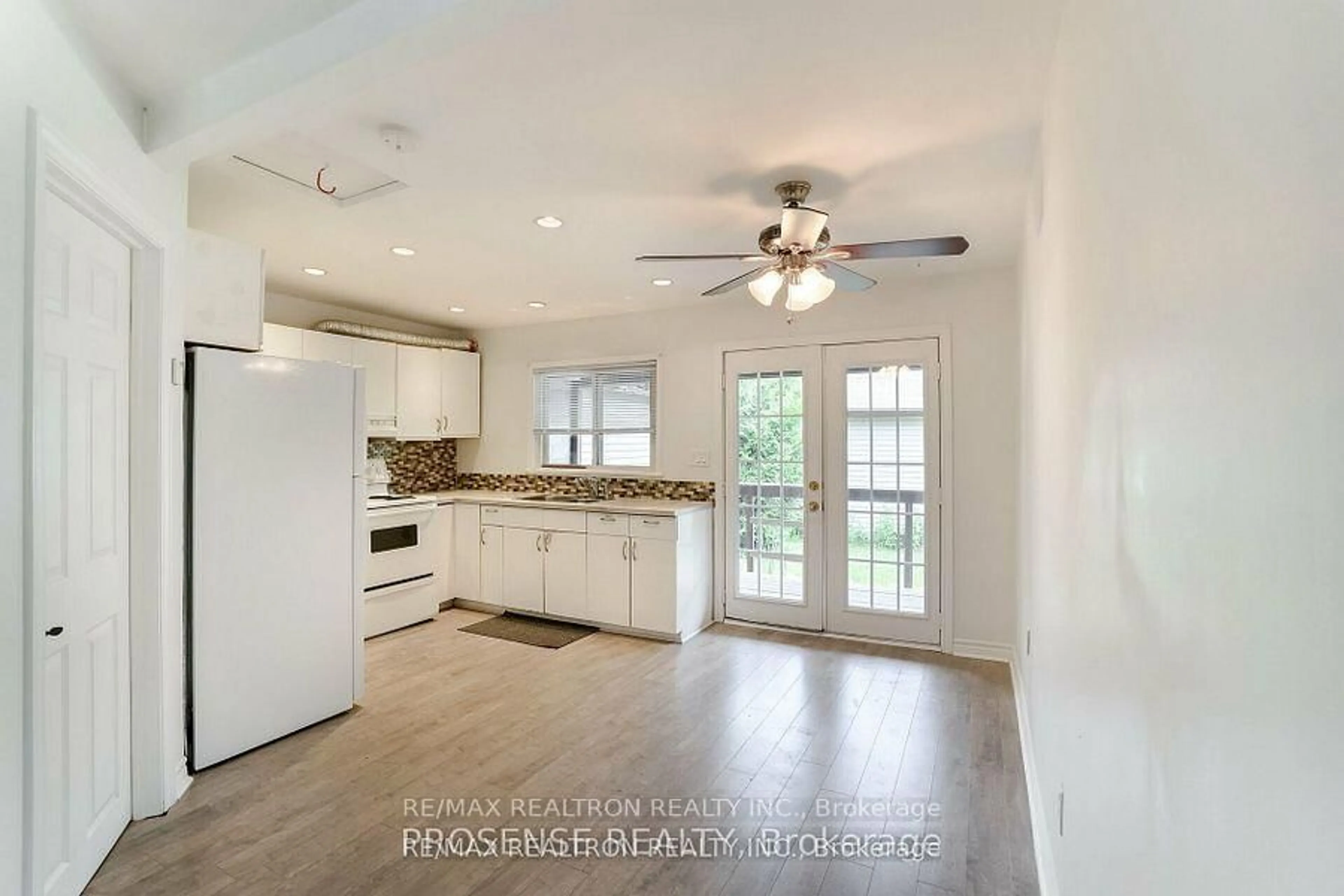 Open concept kitchen, ceramic/tile floor for 780 William St, Innisfil Ontario L9S 2G3