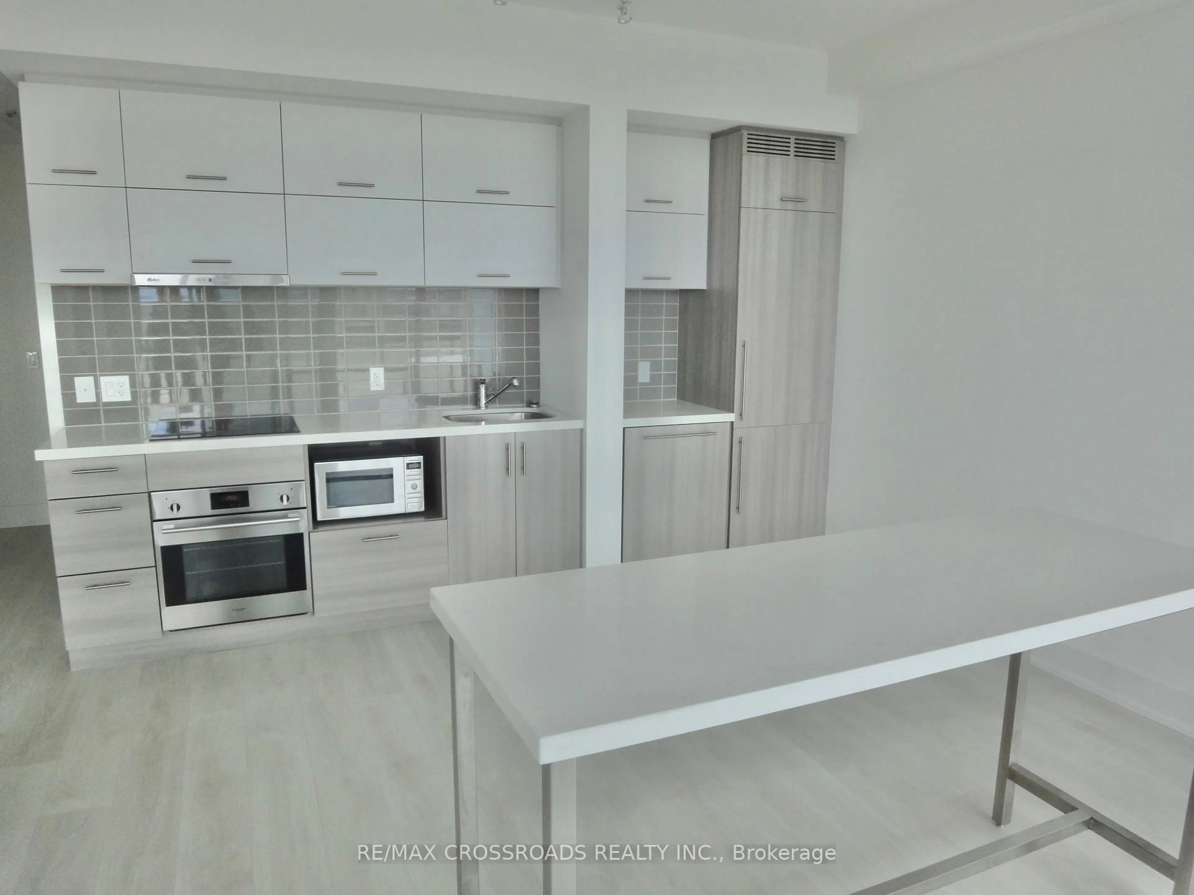 Standard kitchen, unknown for 180 Enterprise Blvd #801, Markham Ontario L6G 1B3