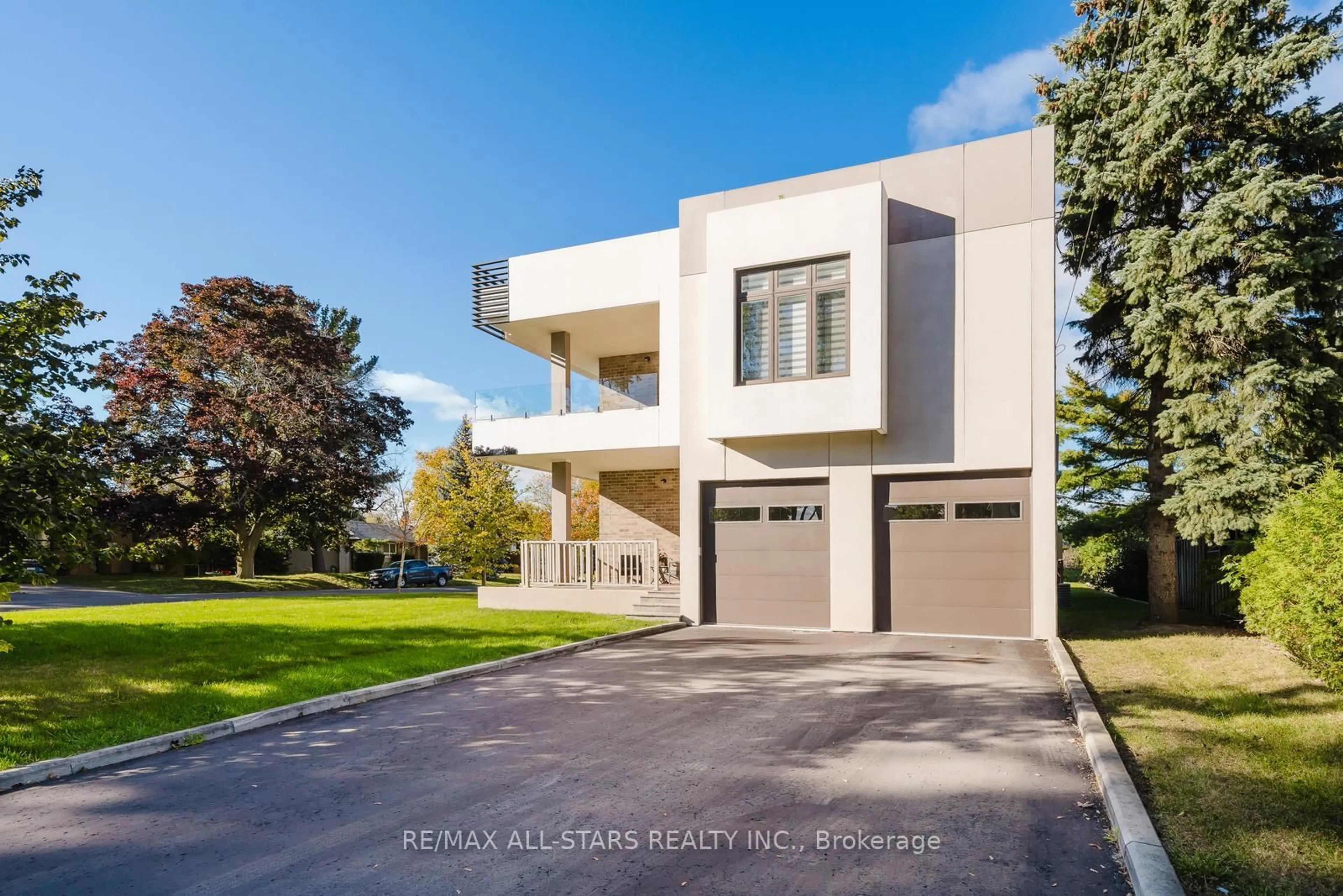 Home with vinyl exterior material, street for 26 Lancer Dr, Vaughan Ontario L6A 1E1