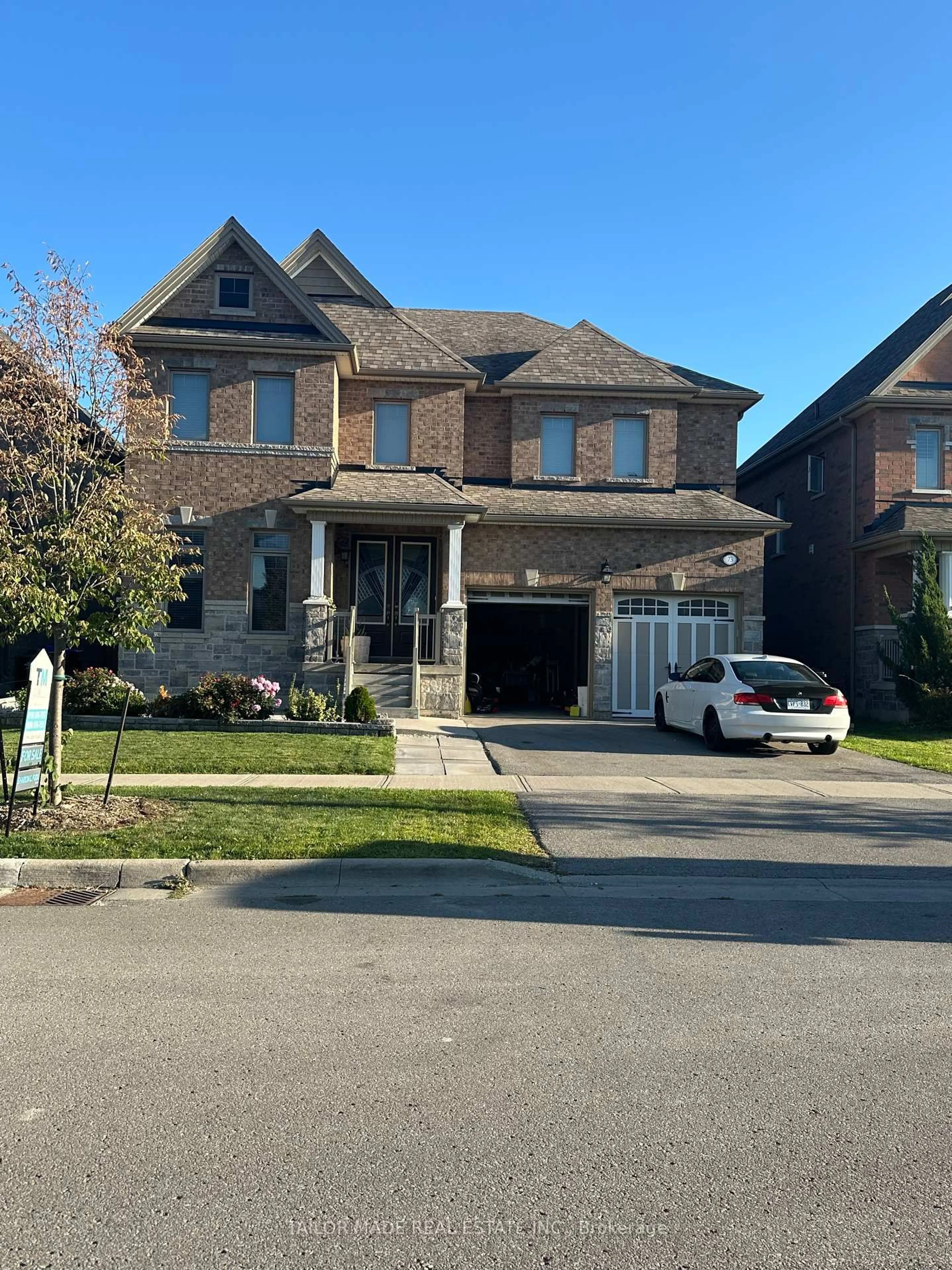 Home with brick exterior material, street for 73 Morrison Ave, New Tecumseth Ontario L9R 0H5