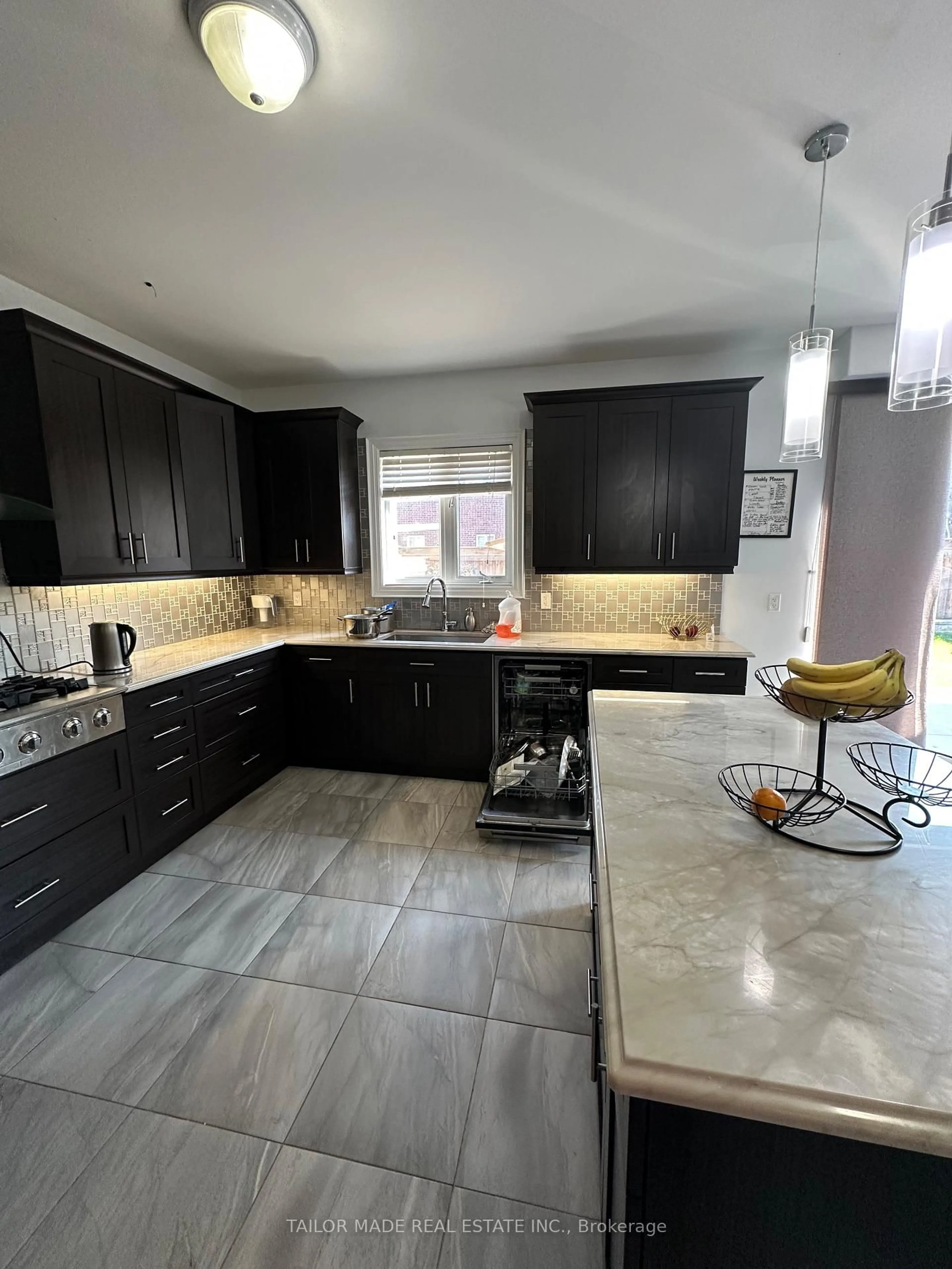 Contemporary kitchen, ceramic/tile floor for 73 Morrison Ave, New Tecumseth Ontario L9R 0H5