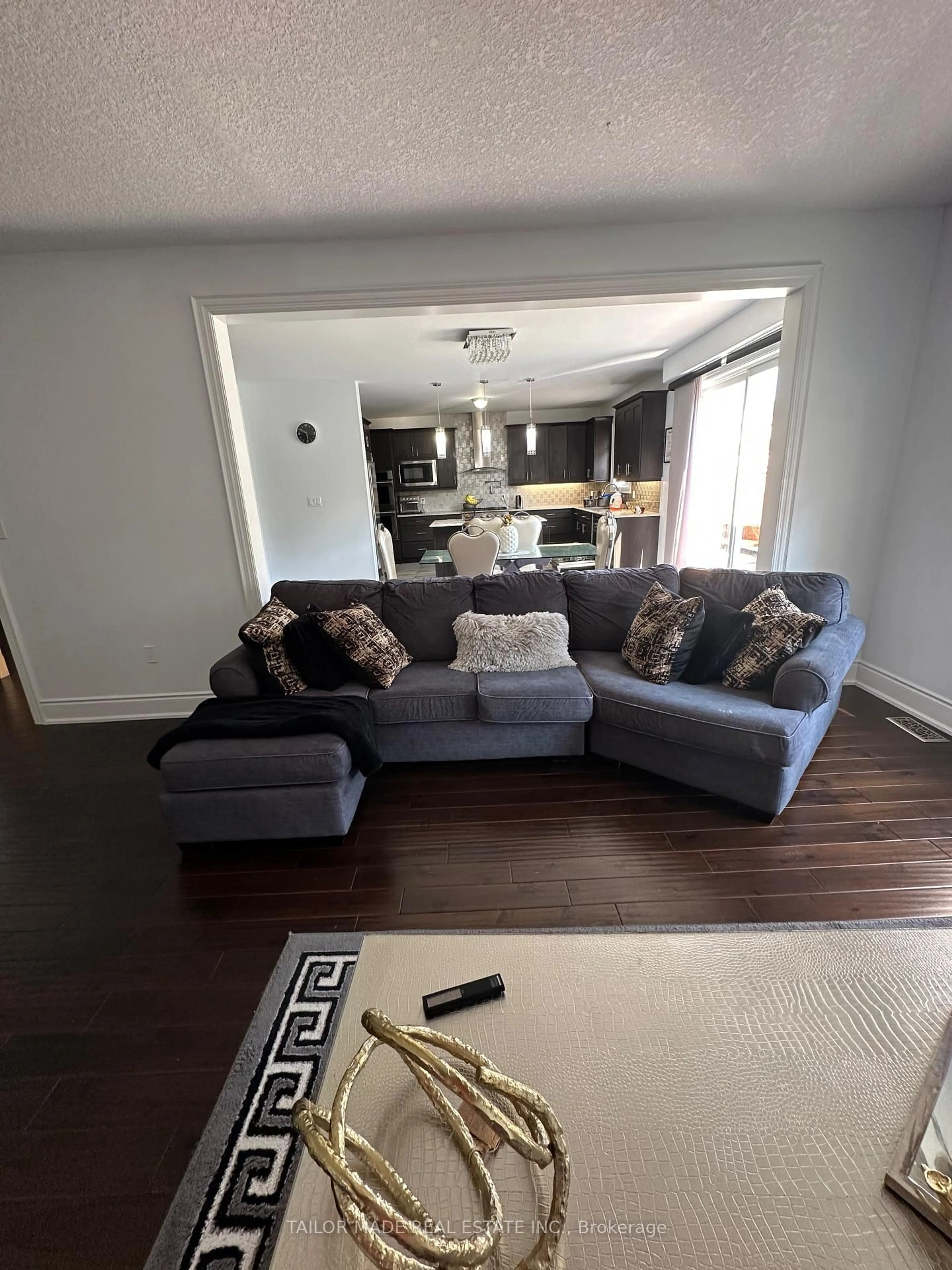 Living room with furniture, unknown for 73 Morrison Ave, New Tecumseth Ontario L9R 0H5