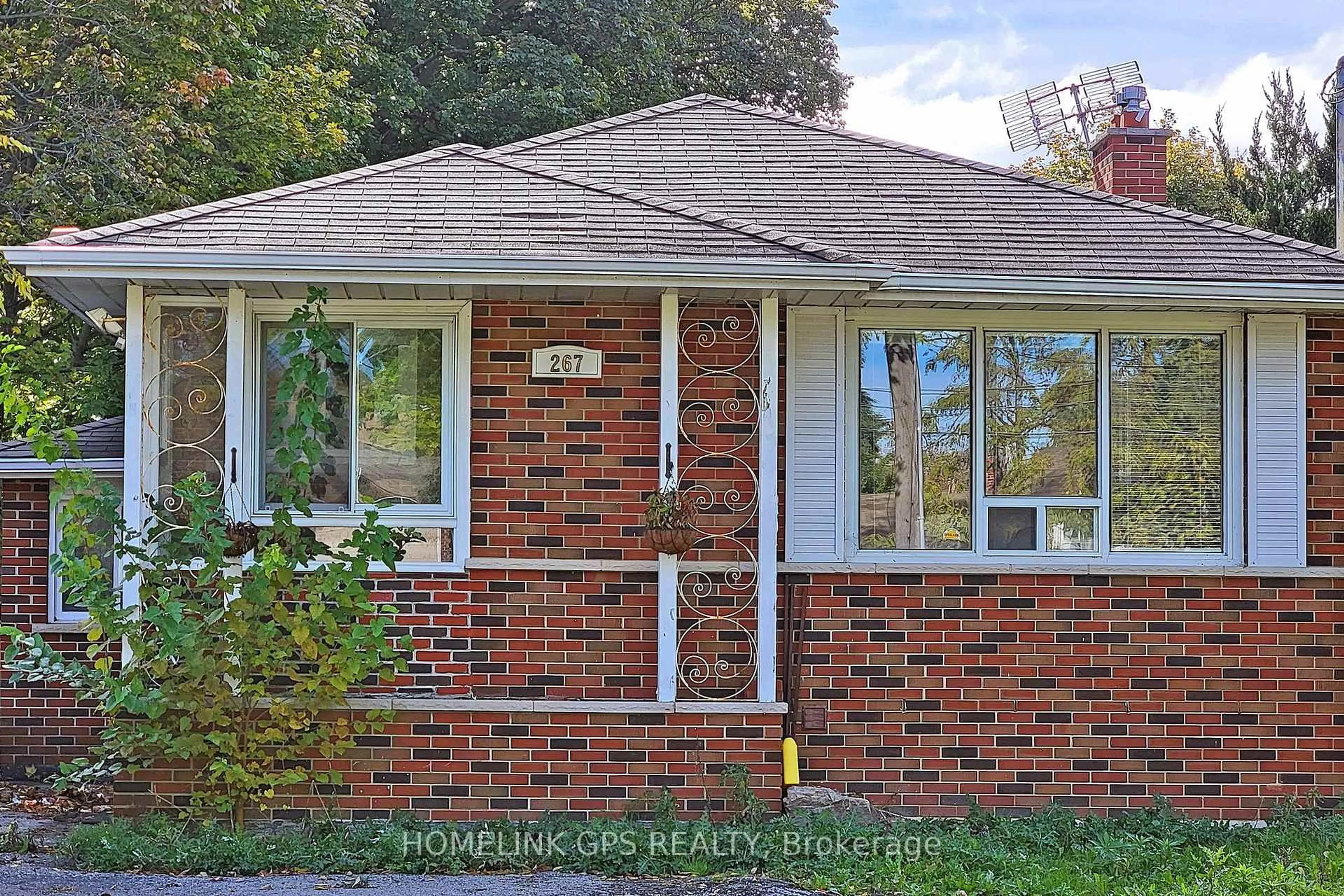 Home with brick exterior material, street for 267 Elgin Mills Rd, Richmond Hill Ontario L4C 4M1