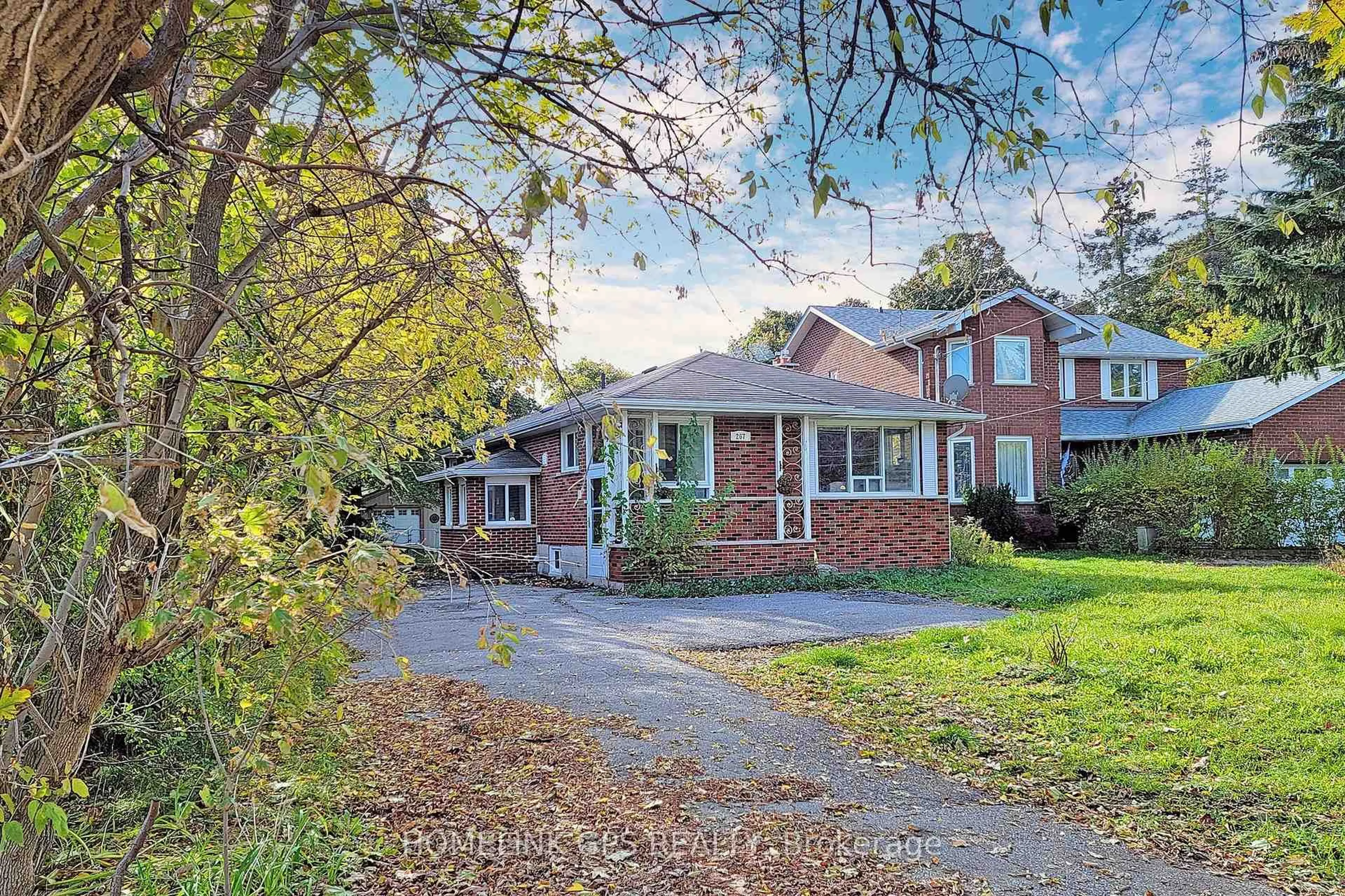 Home with brick exterior material, street for 267 Elgin Mills Rd, Richmond Hill Ontario L4C 4M1
