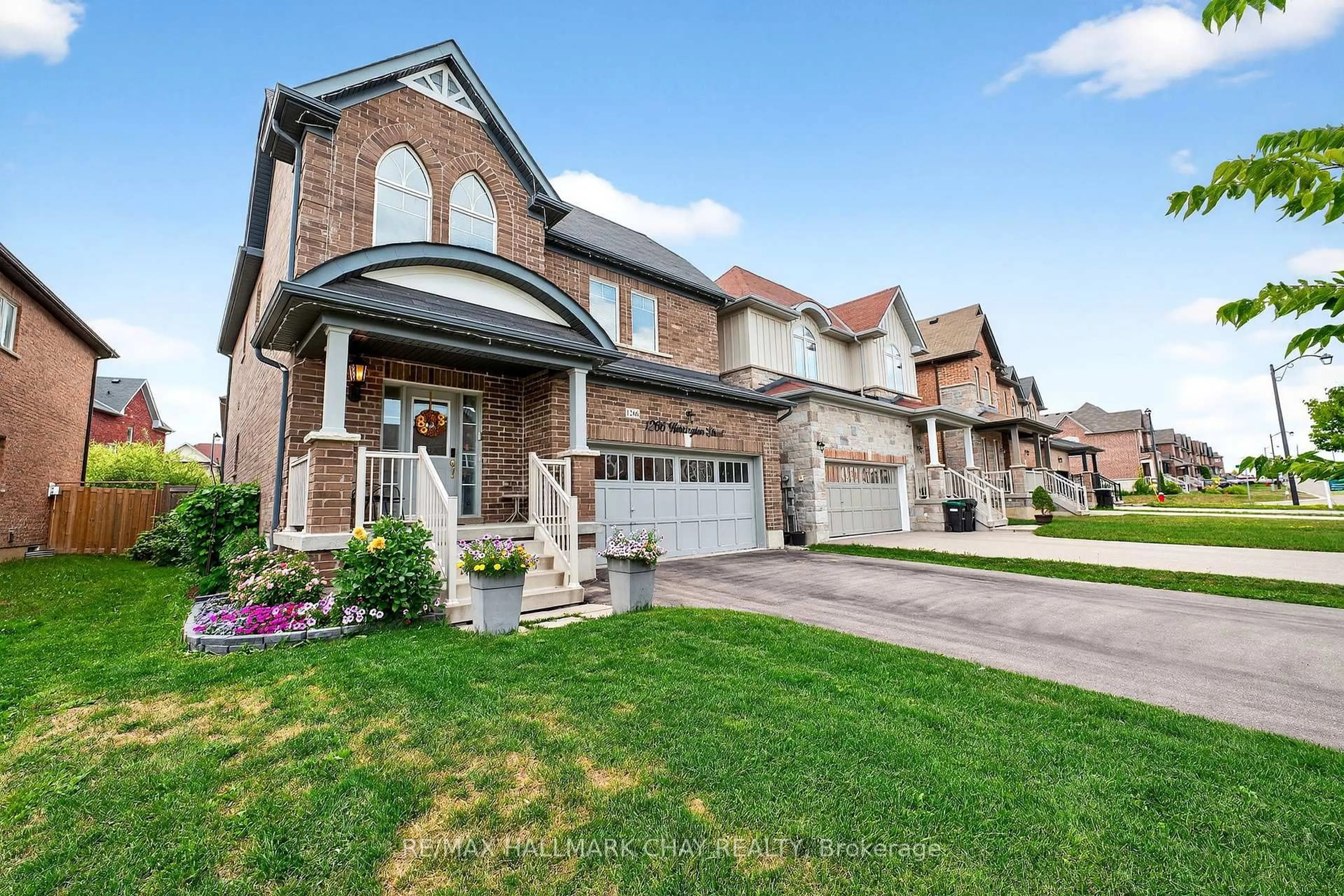 Home with brick exterior material, street for 1266 Harrington St, Innisfil Ontario L0L 1W0