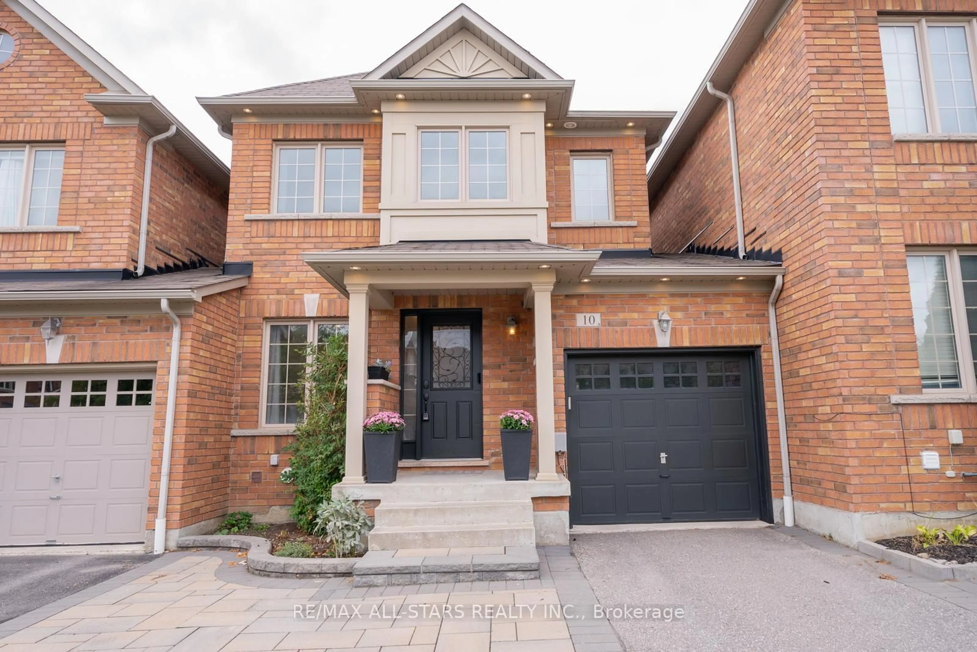Home with brick exterior material, street for 10 Betula Gate, Whitchurch-Stouffville Ontario L4A 0V1
