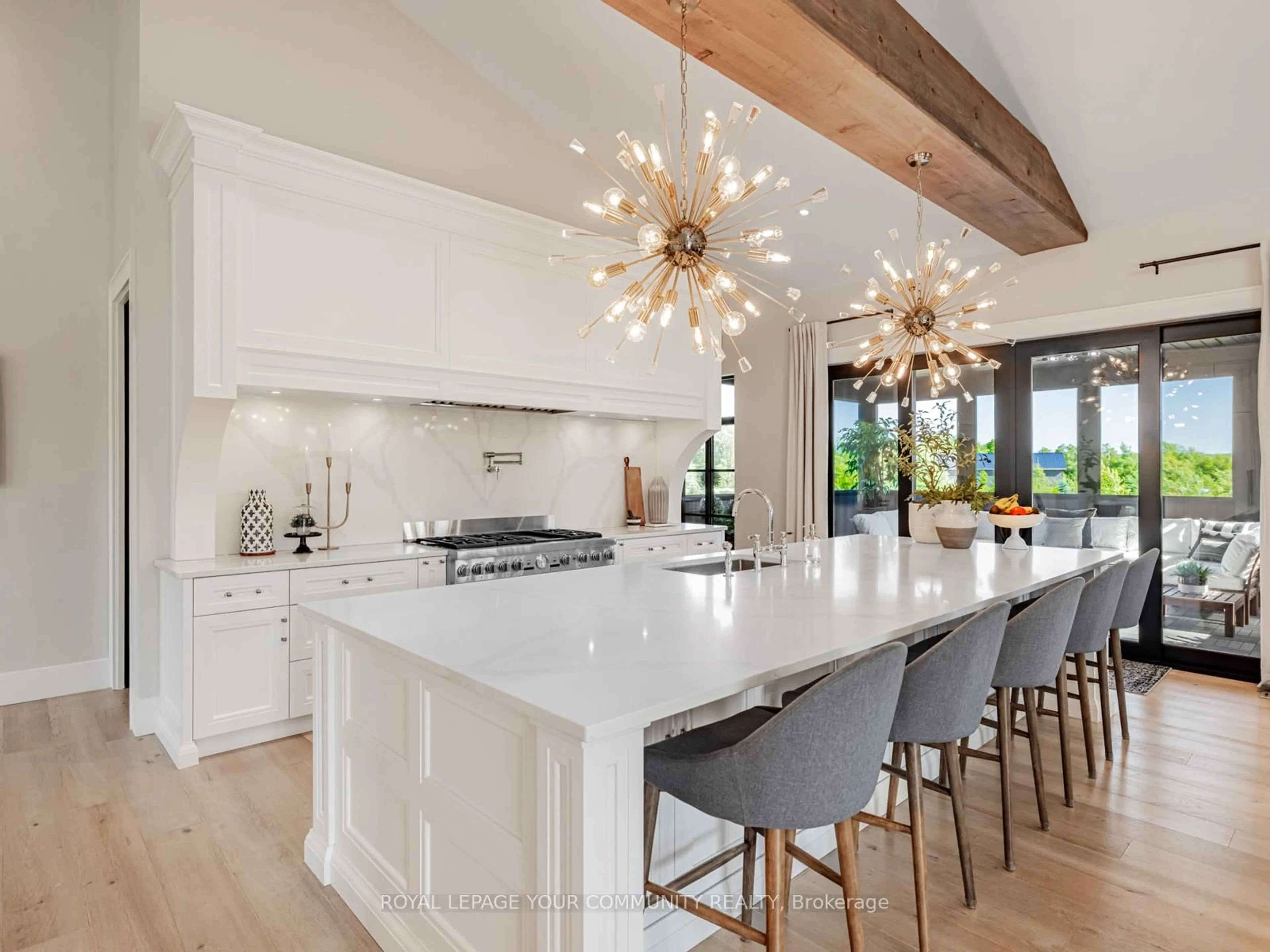 Open concept kitchen, unknown for 807 Ganton Rd, Uxbridge Ontario L9P 1R3