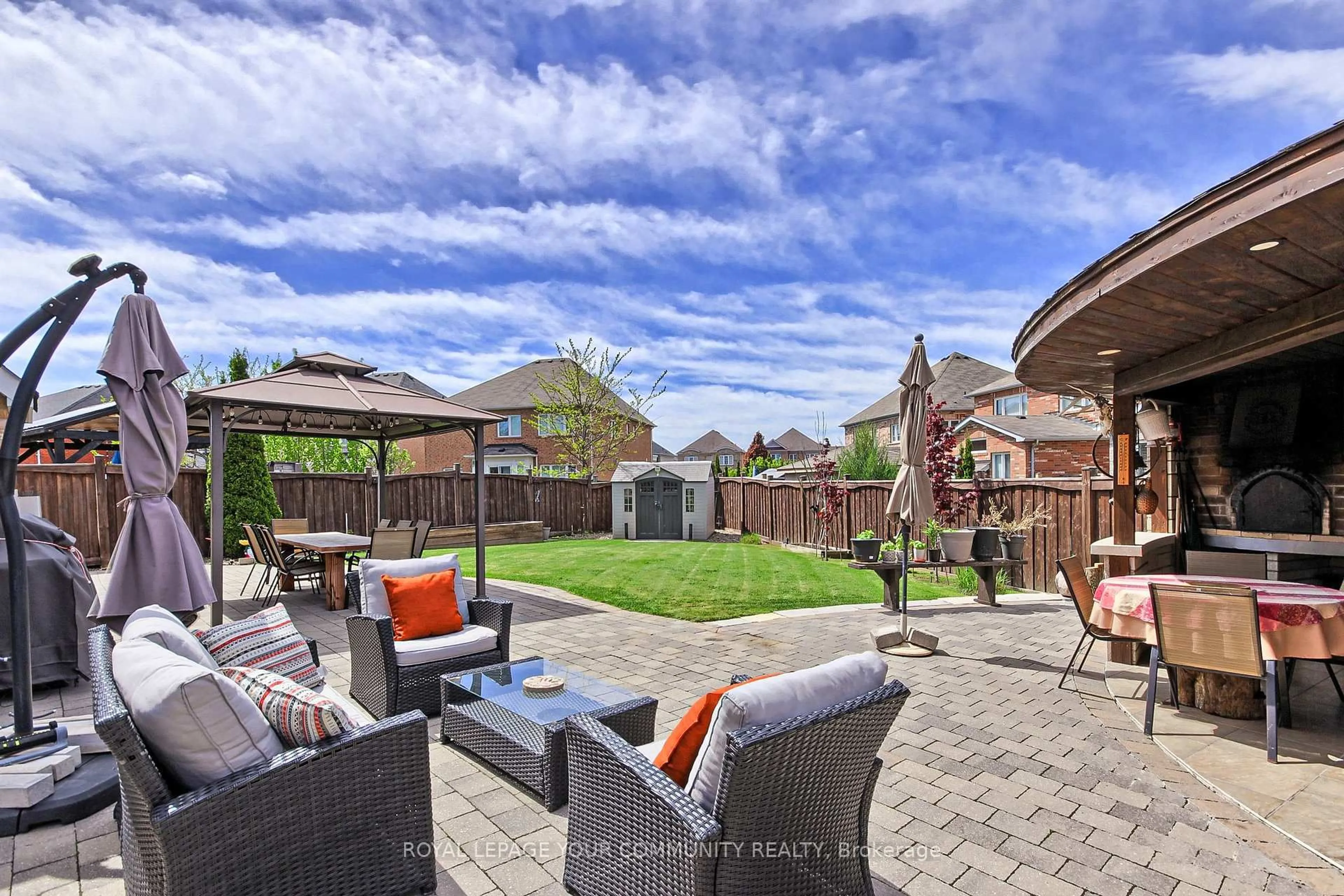 Patio, street for 63 Cousteau Dr, Bradford West Gwillimbury Ontario L3Z 0H8